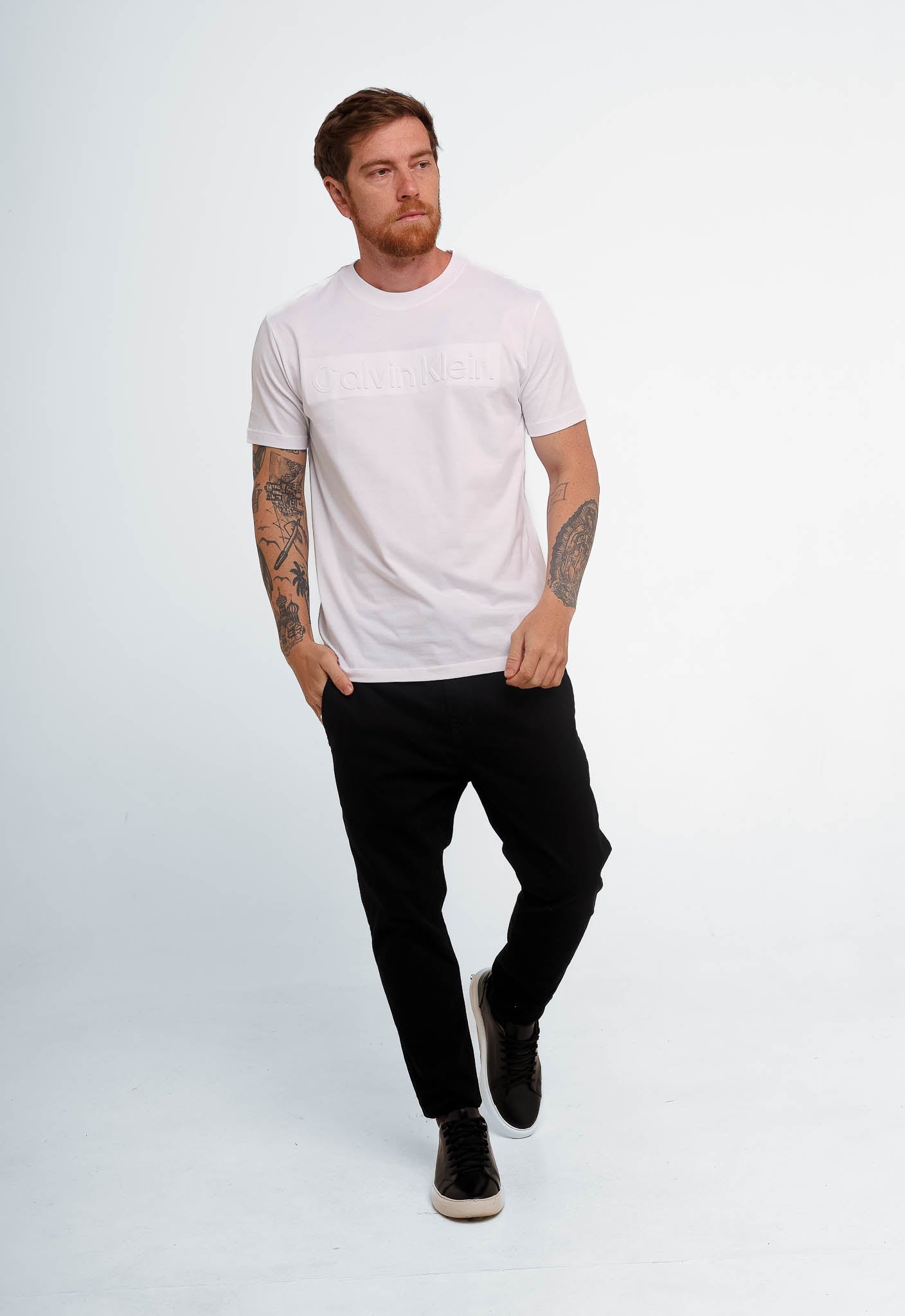 Camiseta Calvin Klein Embossing. - Henri Store