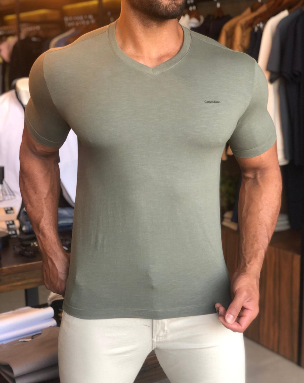 Camiseta Calvin Klein Flamê Gola V - Henri Store