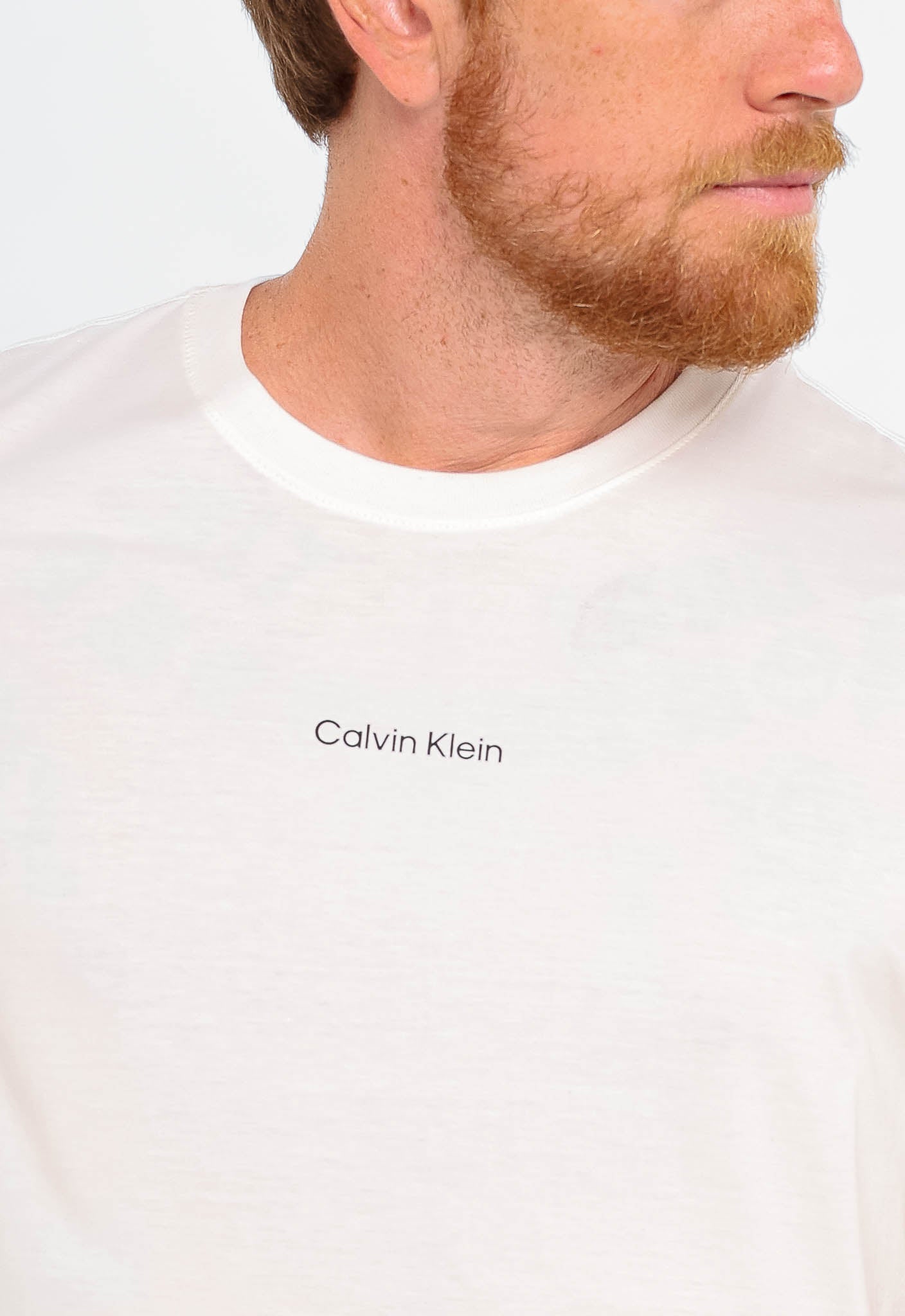 Camiseta Calvin Klein Flamê Logo Central - Henri Store