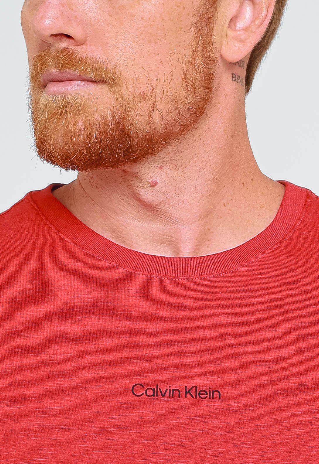 Camiseta Calvin Klein Flamê Logo Central - Henri Store