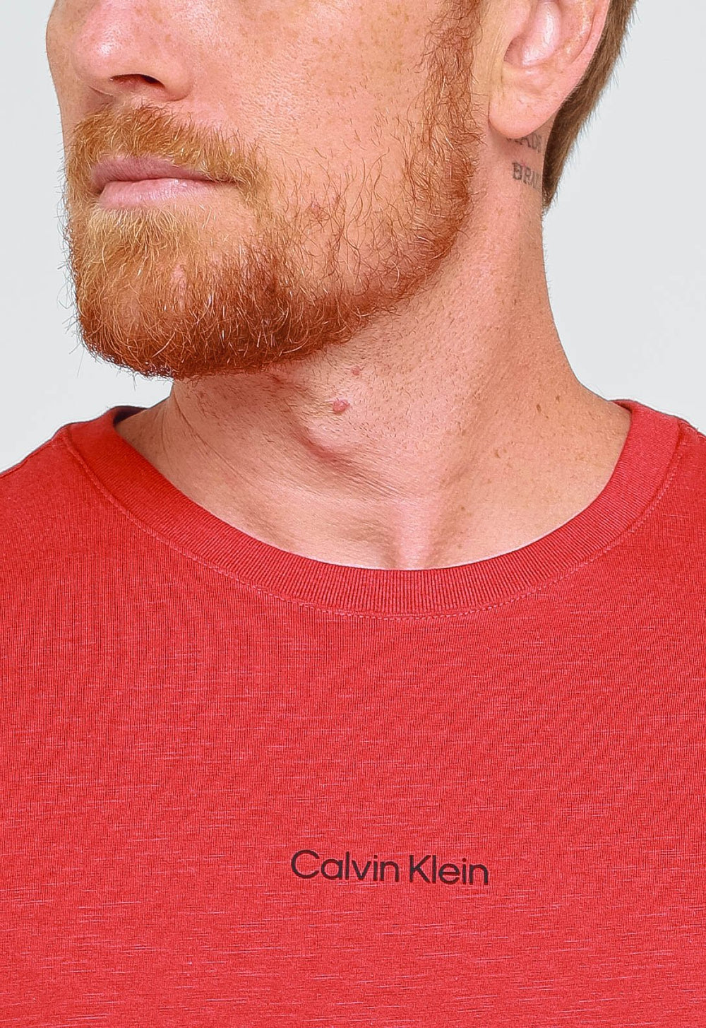 Camiseta Calvin Klein Flamê Logo Central - Henri Store
