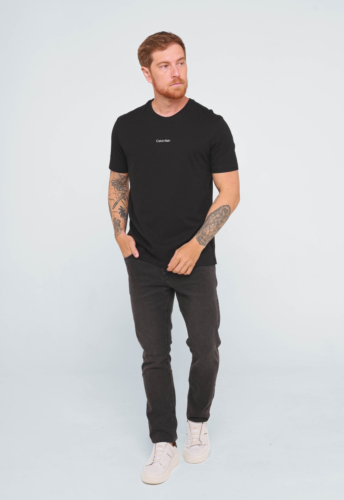Camiseta Calvin Klein Flamê Logo Central - Henri Store