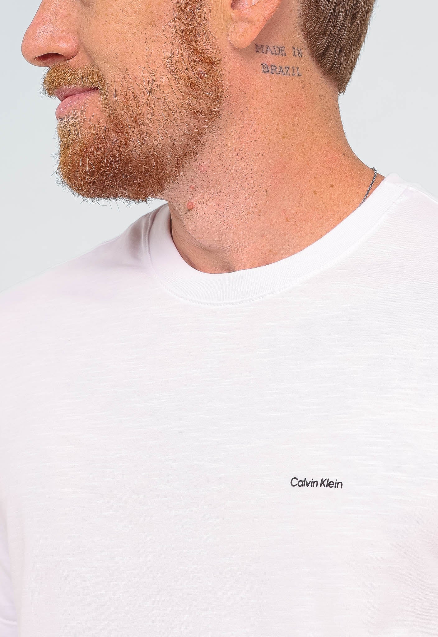 Camiseta Calvin Klein Flamê Logo Peito - LIVE - Henri Store