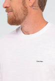 Camiseta Calvin Klein Flamê Logo Peito - LIVE - Henri Store