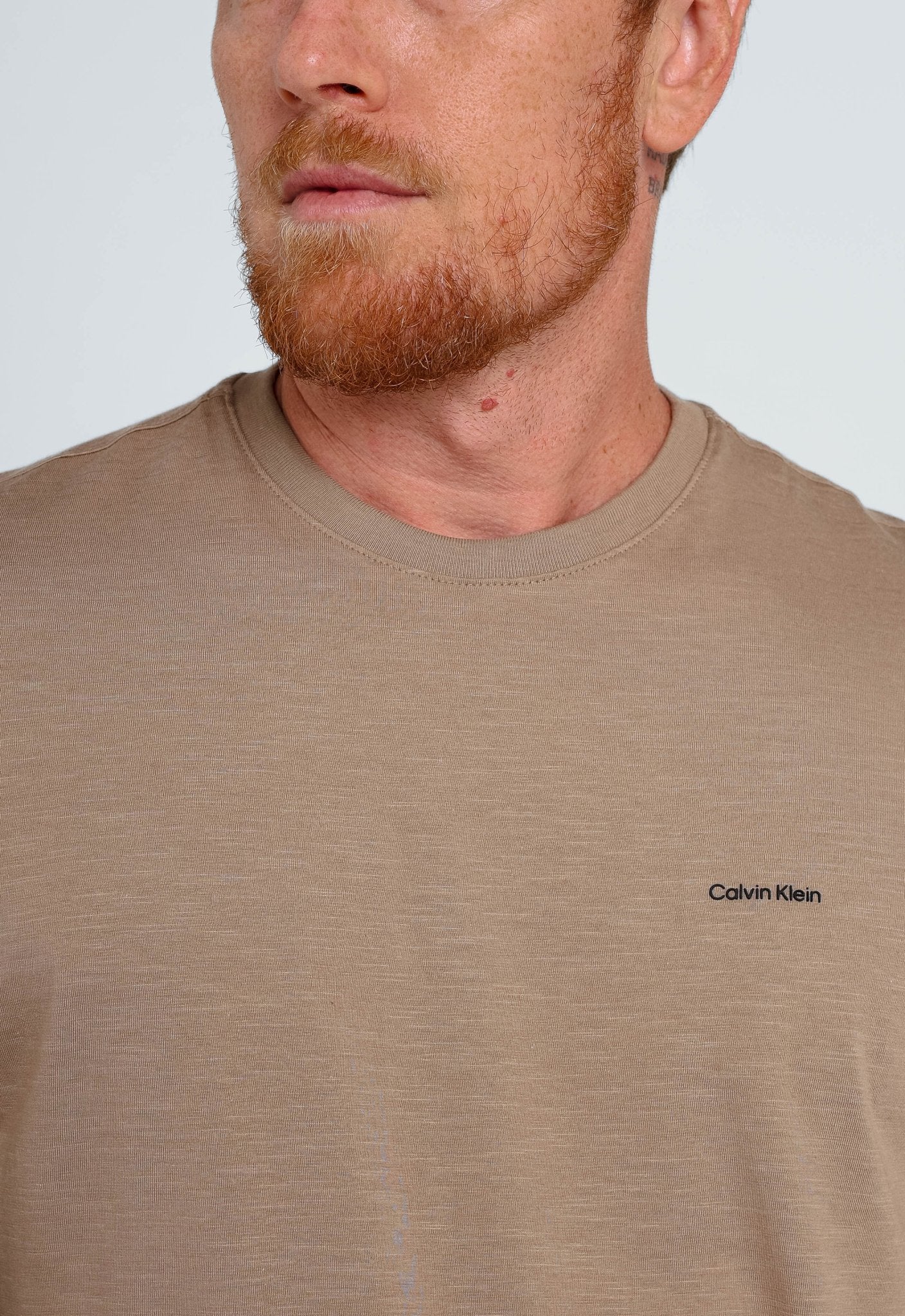 Camiseta Calvin Klein Flamê Logo Peito - LIVE - Henri Store