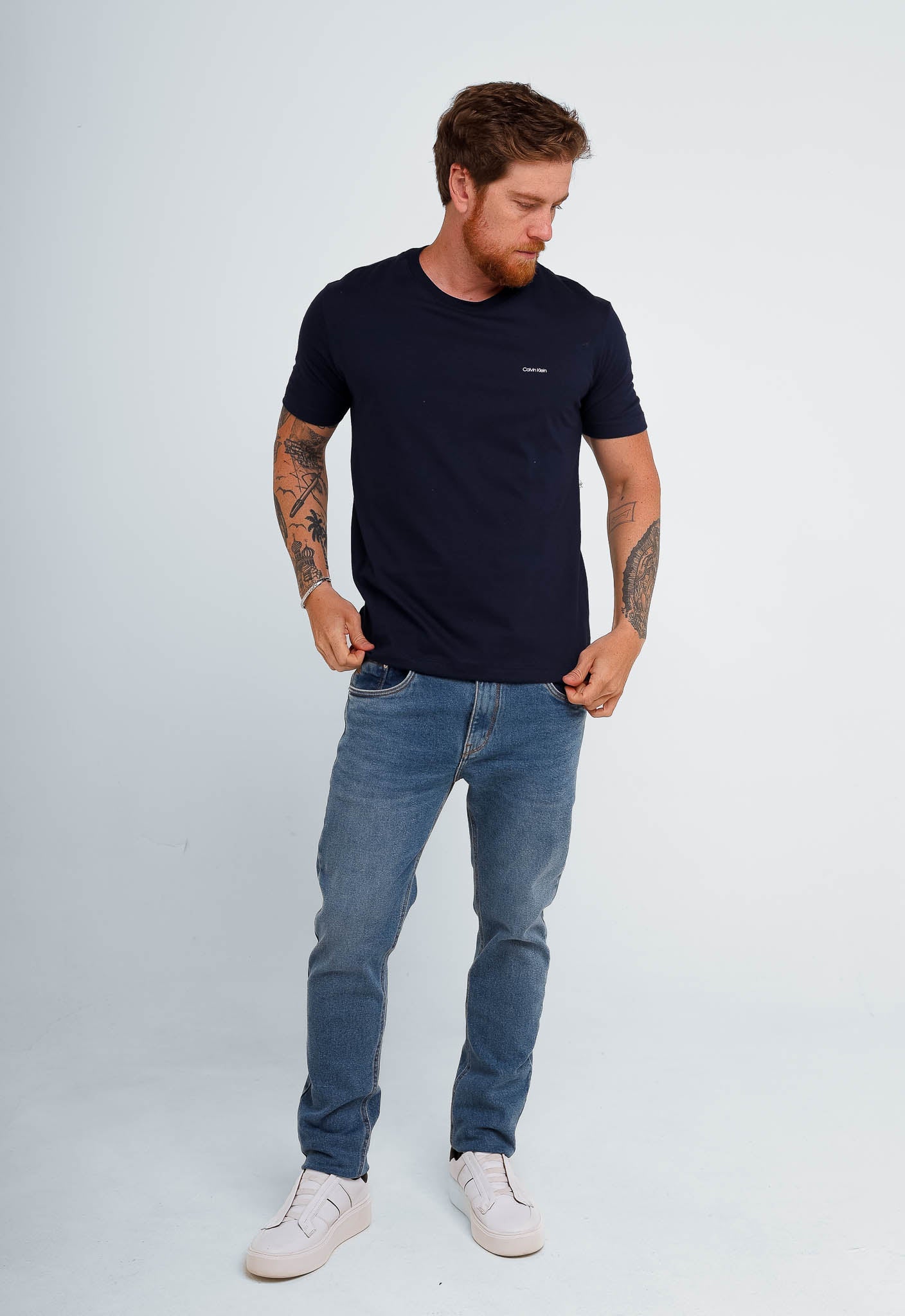 Camiseta Calvin Klein Flamê Logo Peito - Henri Store
