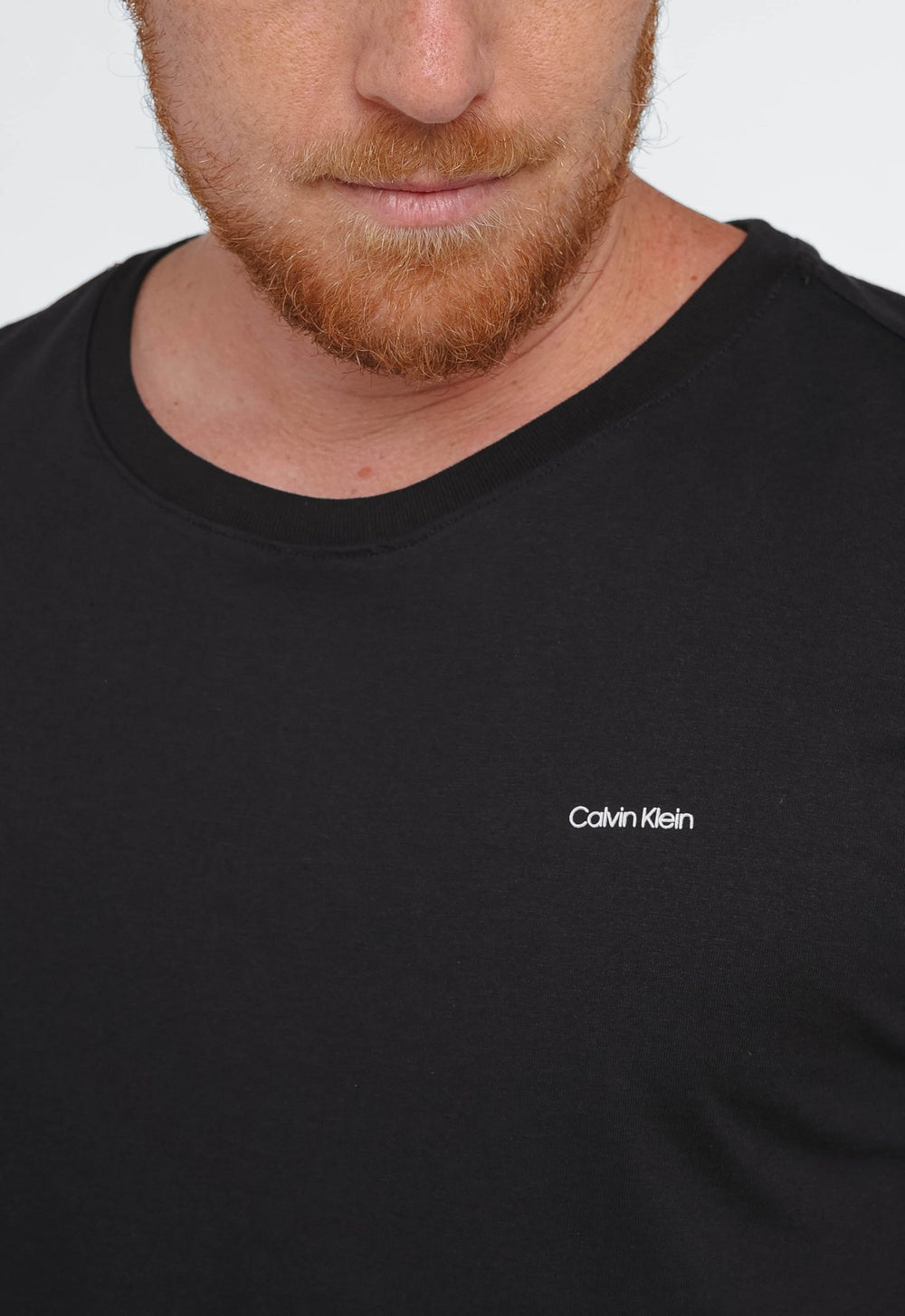 Camiseta Calvin Klein Flamê Logo Peito - Henri Store