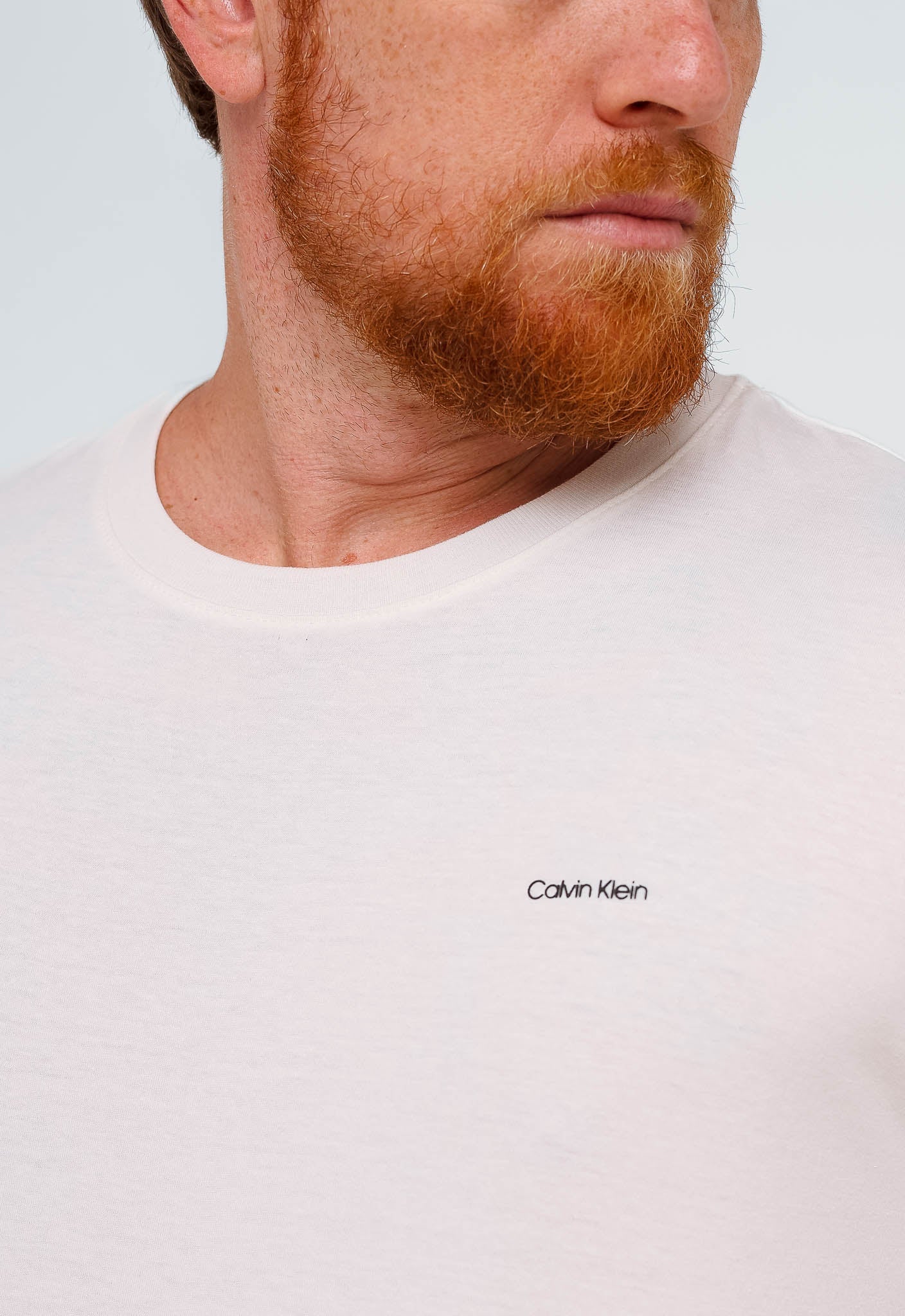 Camiseta Calvin Klein Flamê Logo Peito - Henri Store