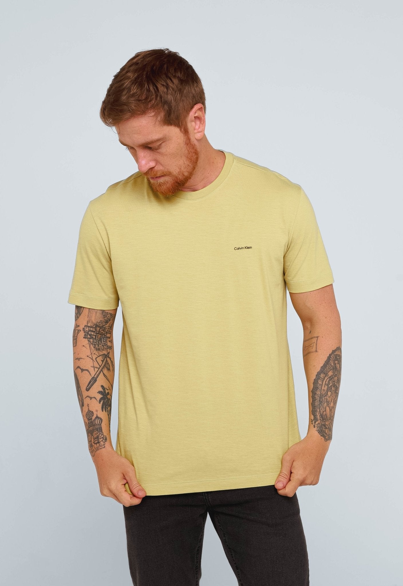 Camiseta Calvin Klein Flamê Logo Peito - Henri Store