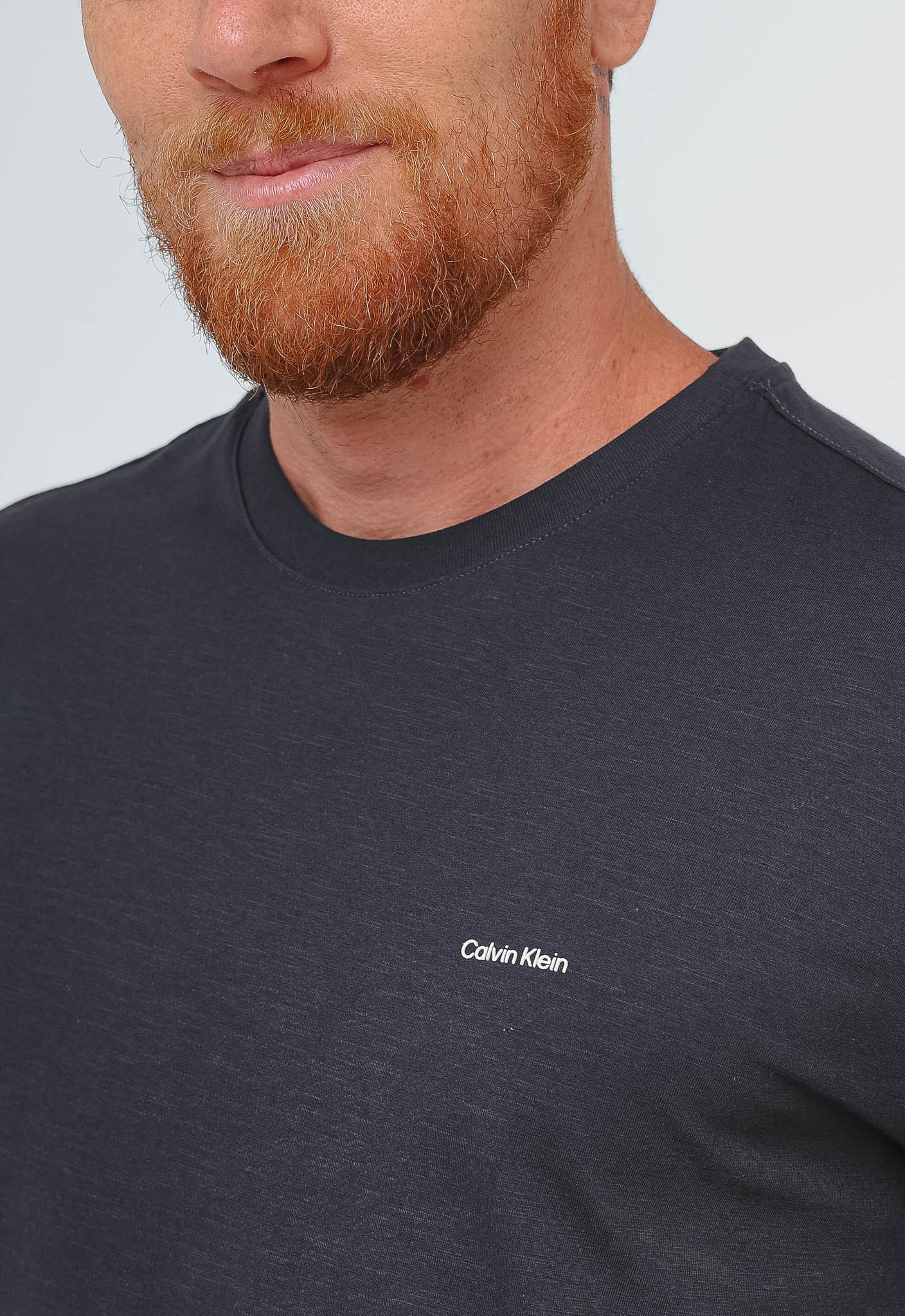 Camiseta Calvin Klein Flamê Logo Peito - Henri Store