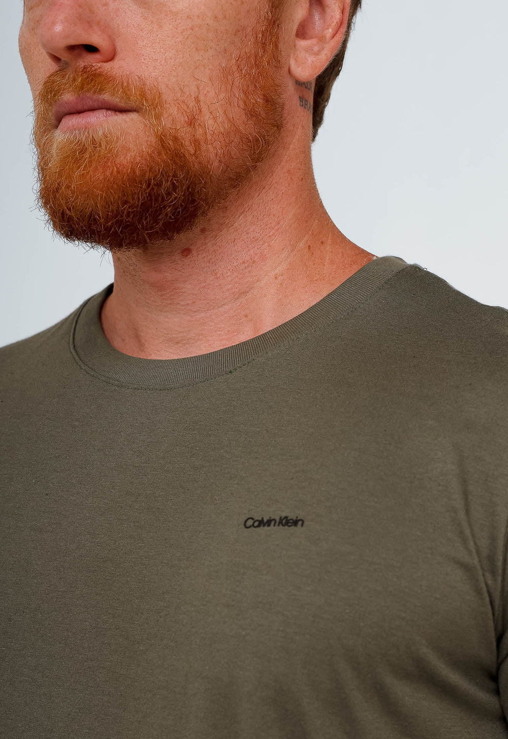 Camiseta Calvin Klein Flamê Logo Peito - Henri Store