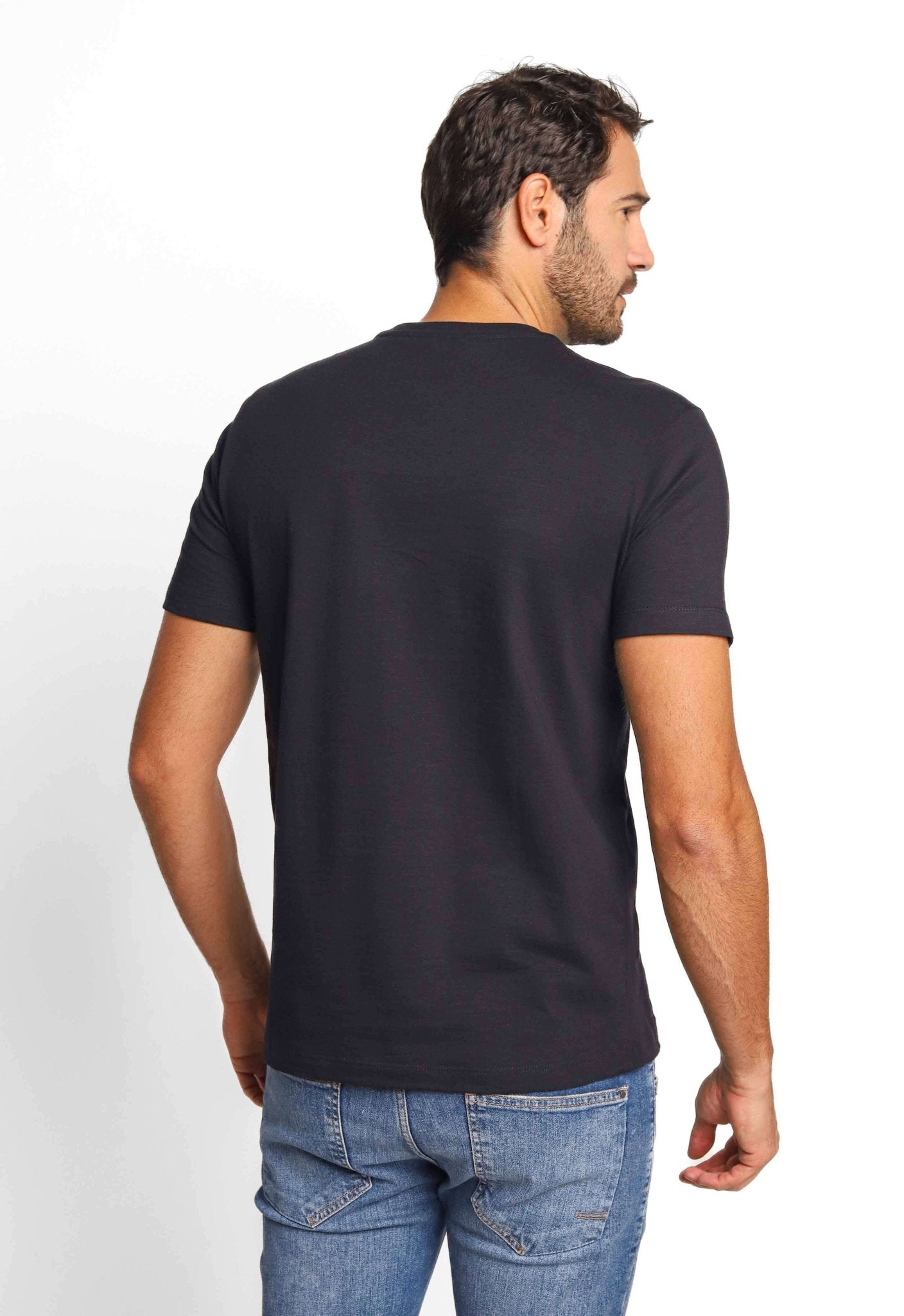 Camiseta Calvin Klein Flame Slim Basica Gola V Preto - Henri Store