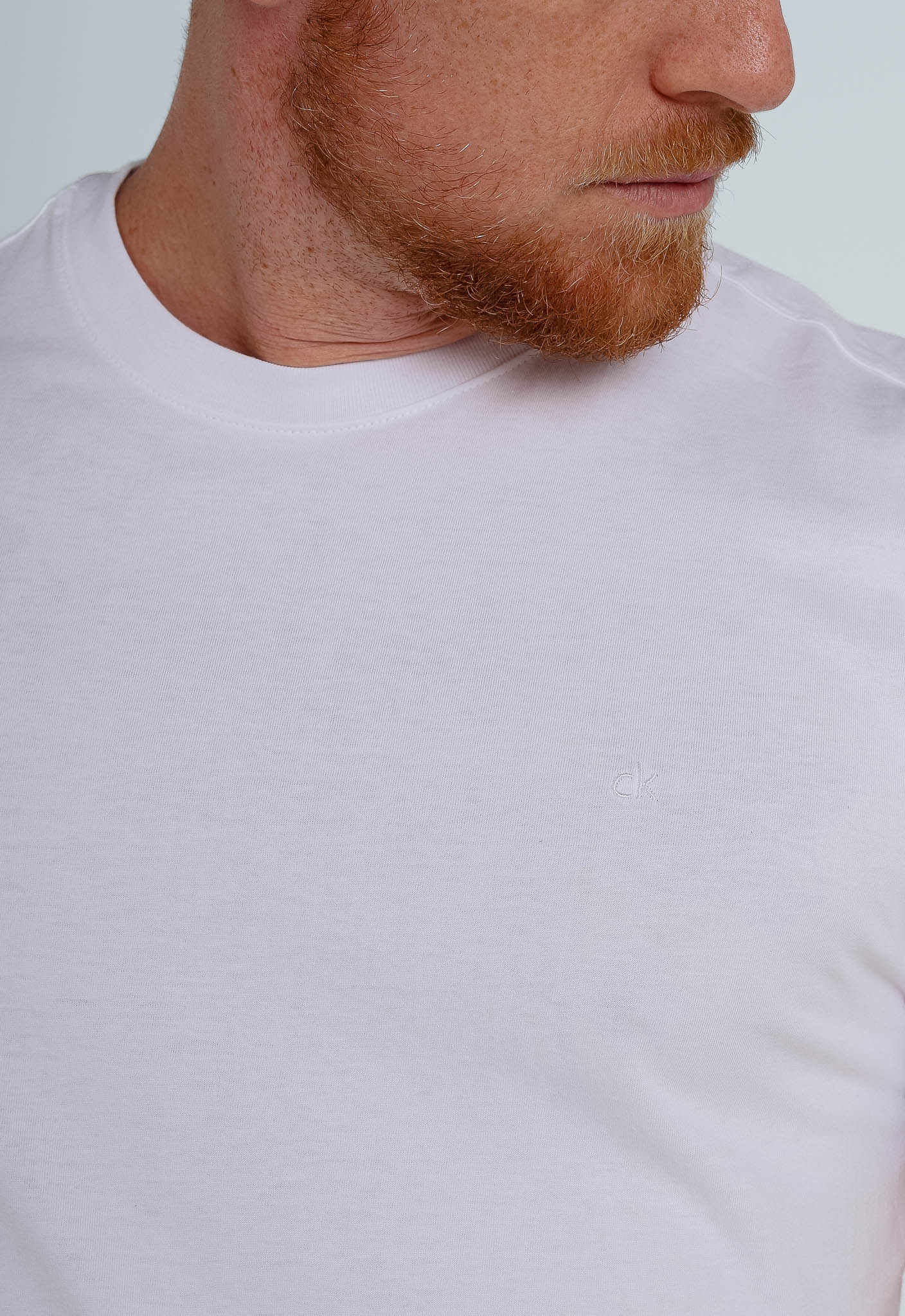 Camiseta Calvin Klein Gel Logo Peito - Henri Store