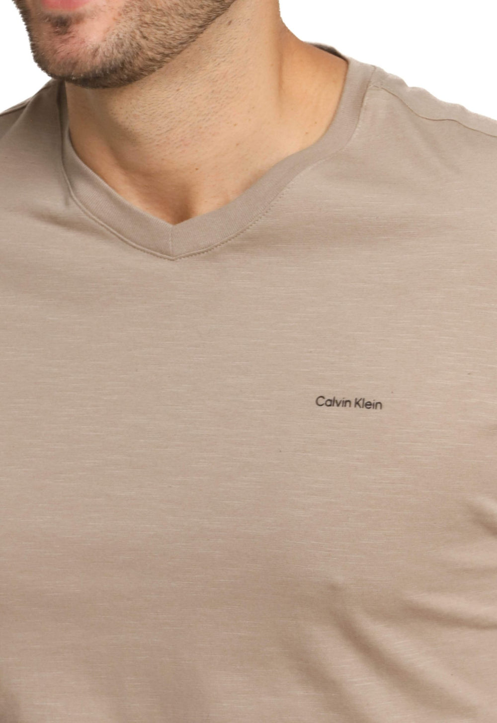 Camiseta Calvin Klein Gola V Flamê - Henri Store