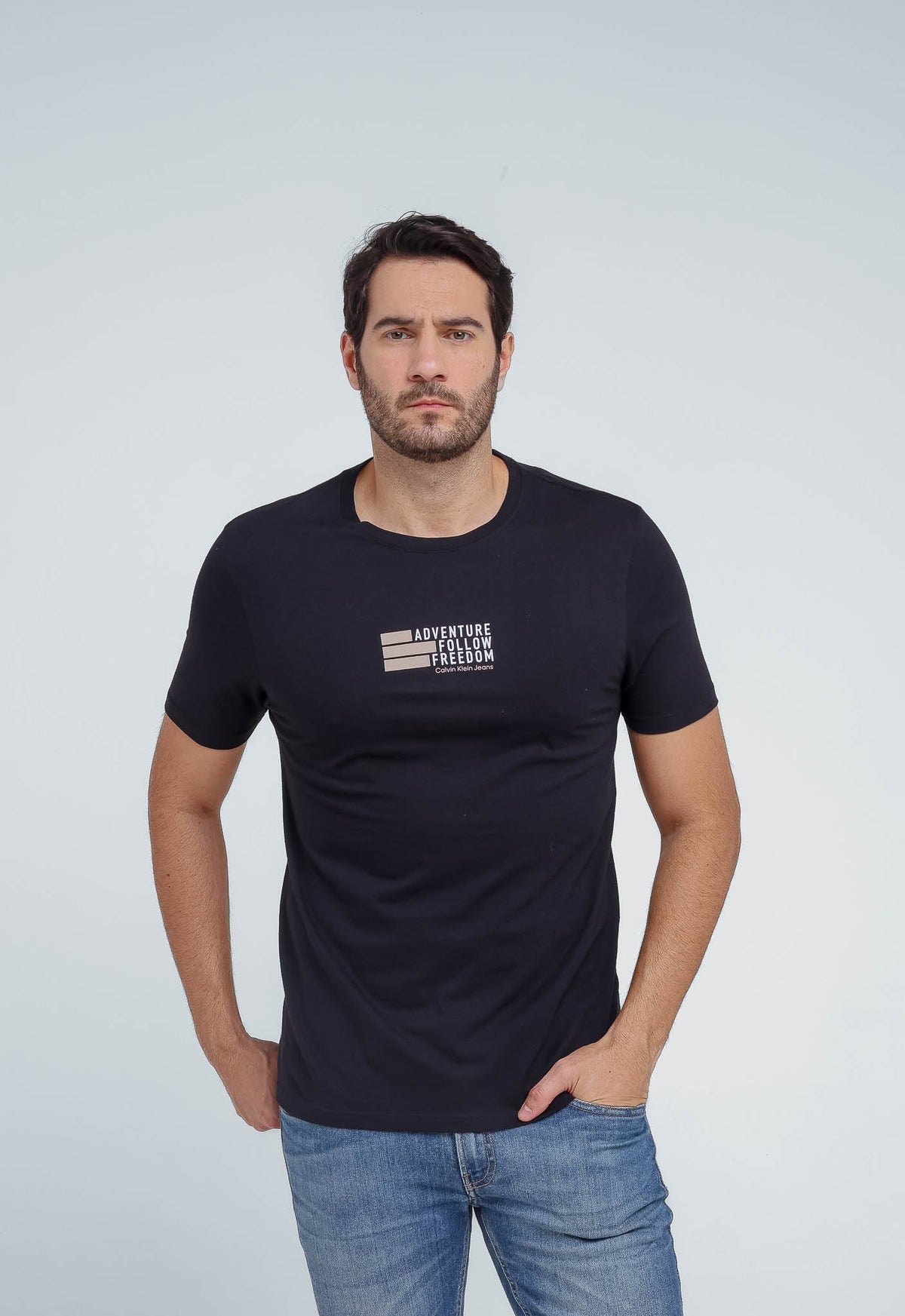 Camiseta Calvin Klein Jeans Adventure Follow - Henri Store