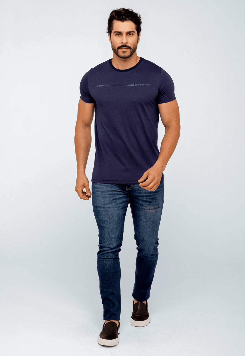 Camiseta Calvin Klein Jeans Básica Logo Listras - LIVE - Henri Store