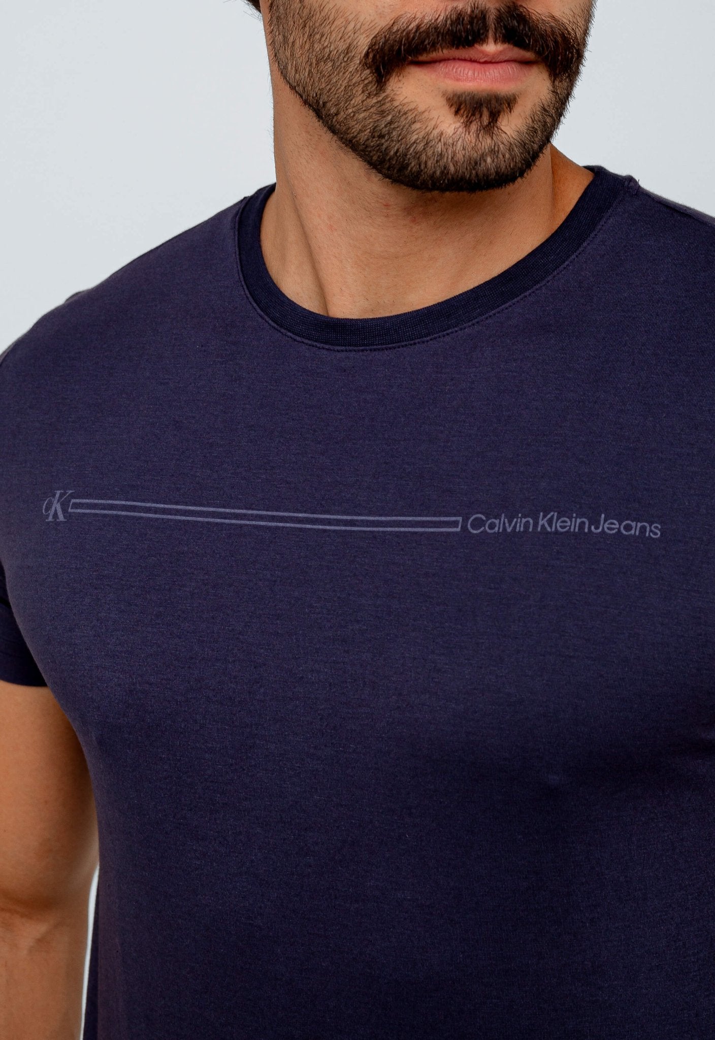 Camiseta Calvin Klein Jeans Básica Logo Listras - LIVE - Henri Store