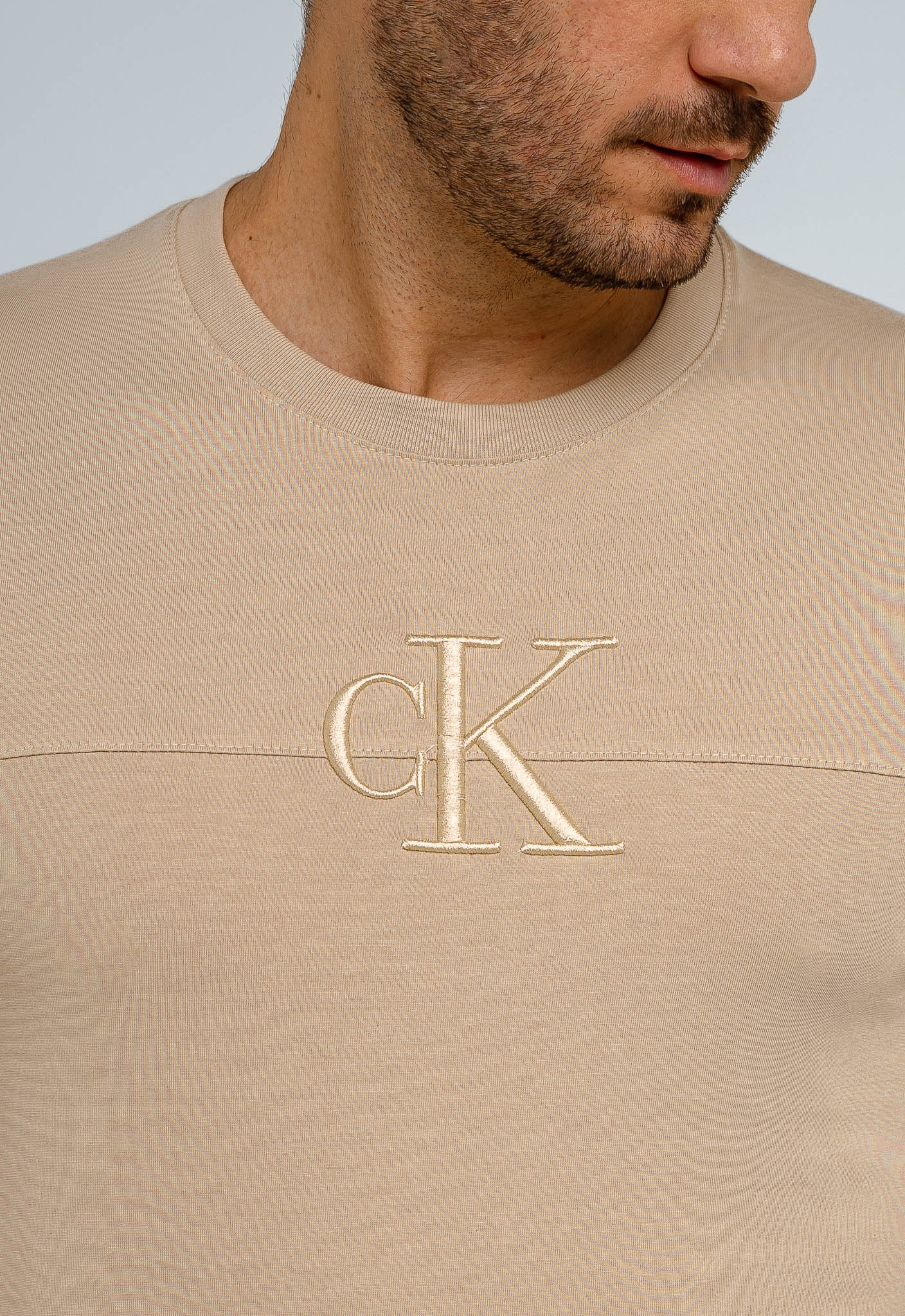 Camiseta Calvin Klein Jeans CK Centro Bordado - Henri Store
