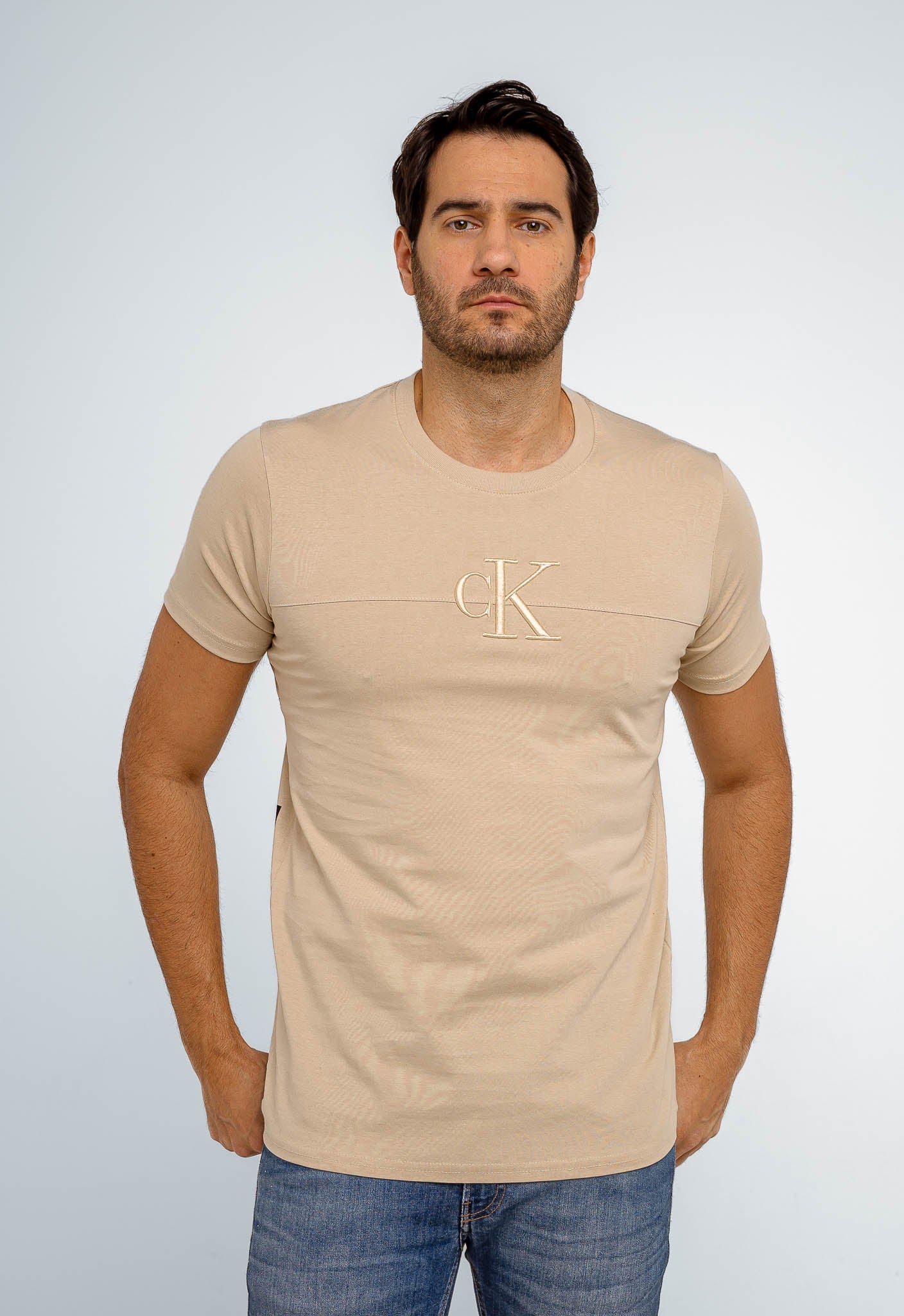 Camiseta Calvin Klein Jeans CK Centro Bordado - Henri Store
