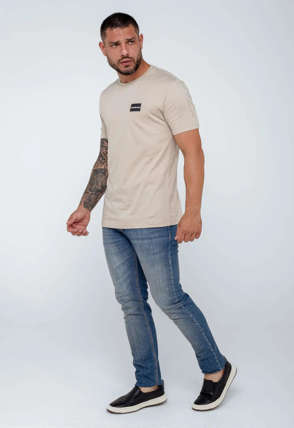 Camiseta Calvin Klein Jeans Dark Square - LIVE - Henri Store