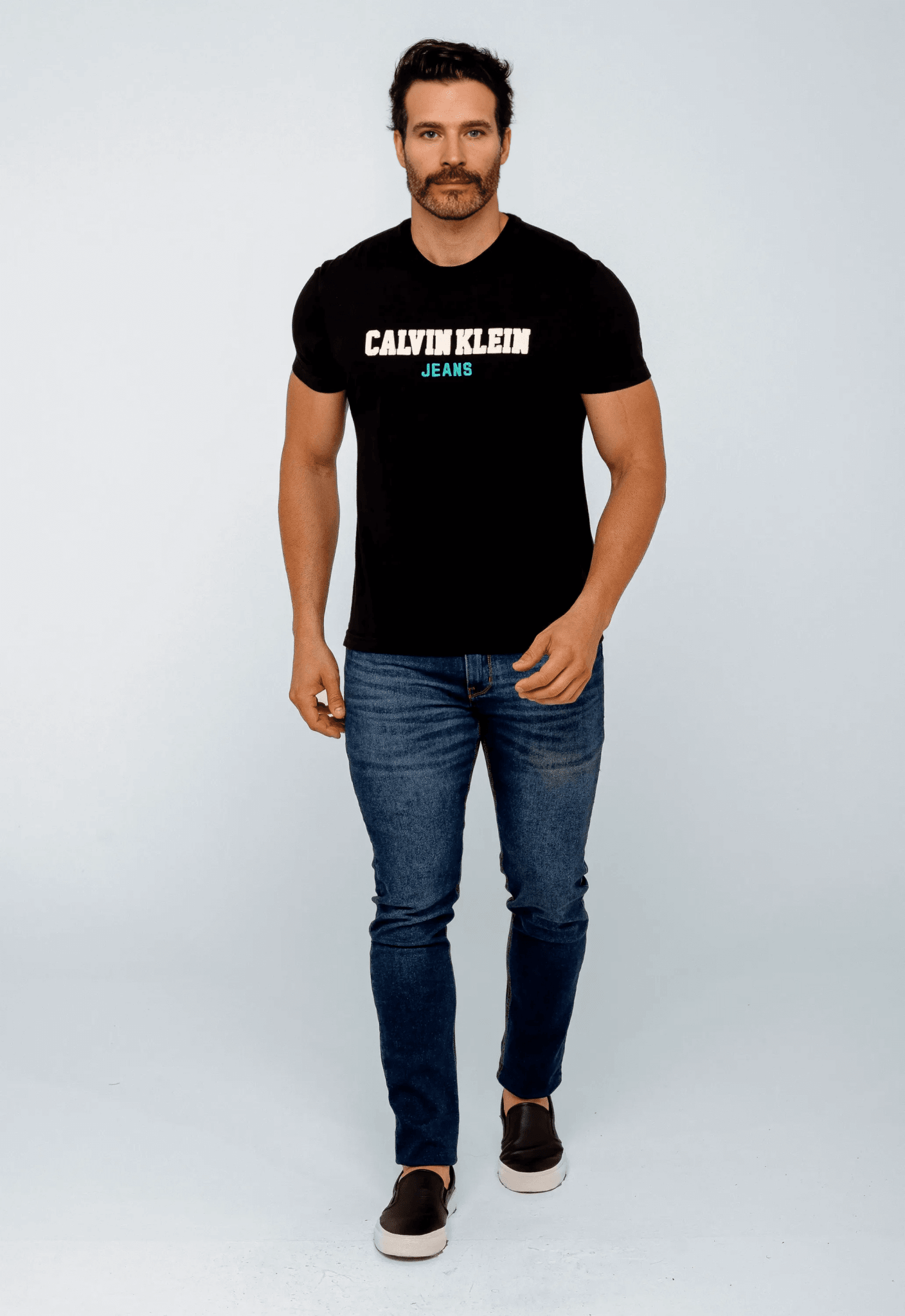 Camiseta Calvin Klein Jeans Logo Bordado Centro - Henri Store