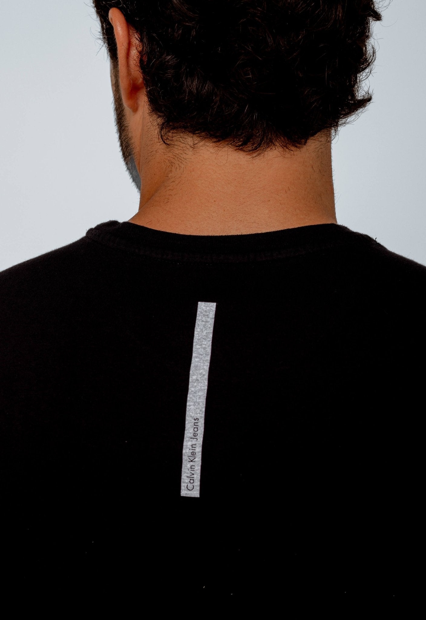 Camiseta Calvin Klein Jeans Logo Bordado Centro - Henri Store