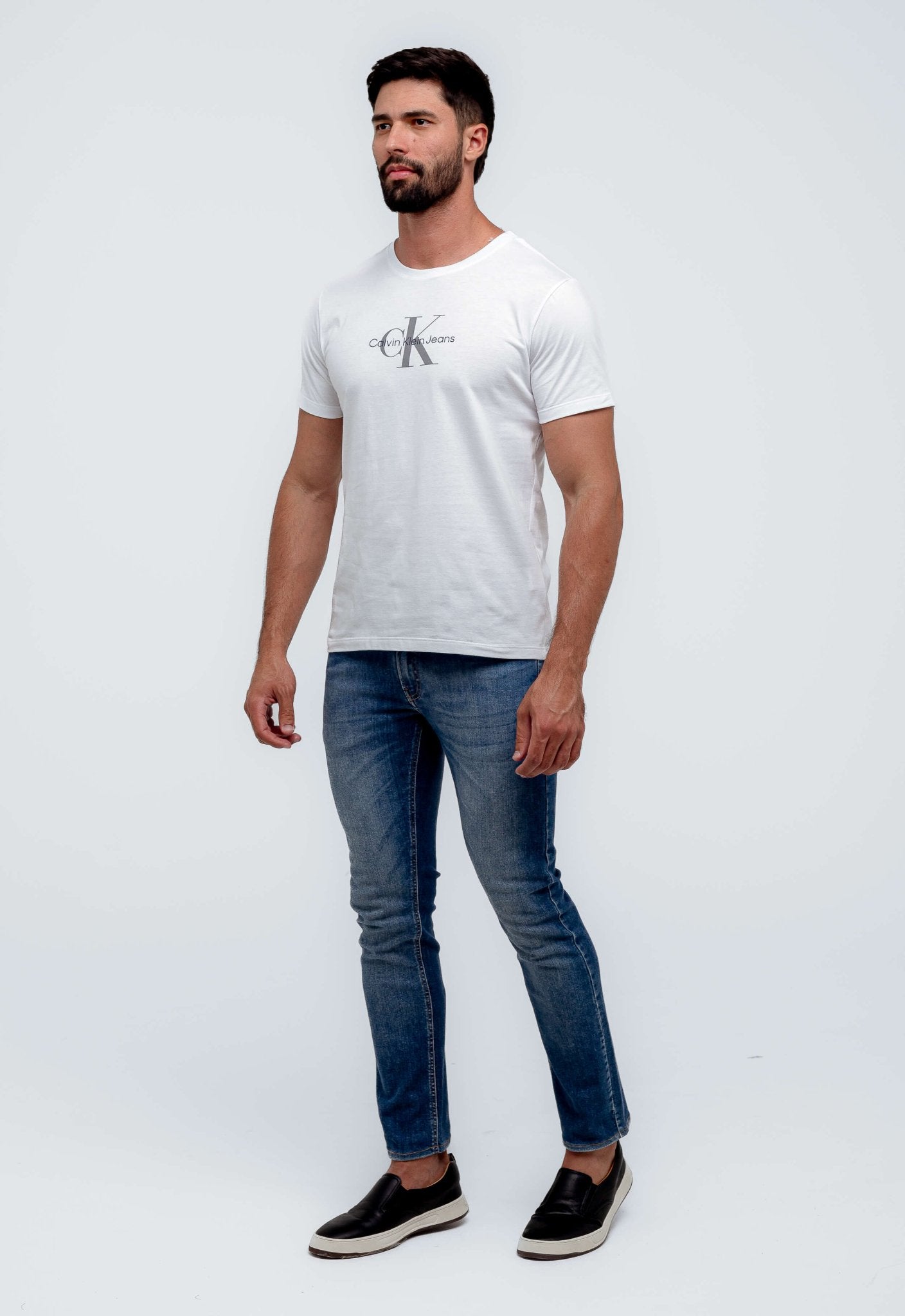 Camiseta Calvin Klein Jeans Logo Center - LIVE - Henri Store