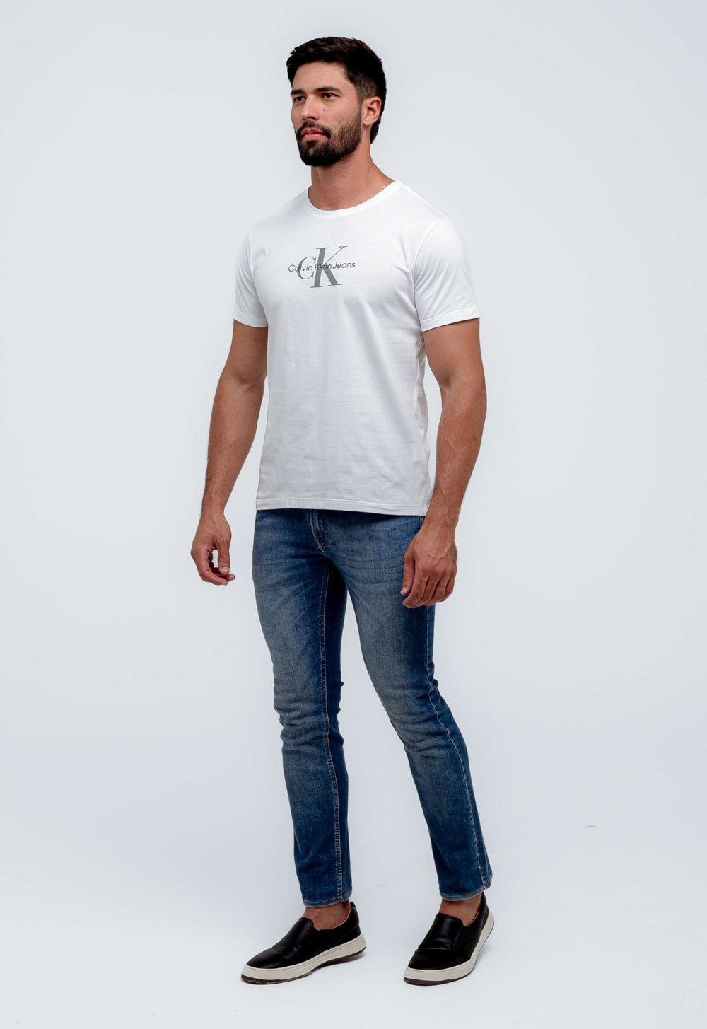 Camiseta Calvin Klein Jeans Logo Center - LIVE - Henri Store