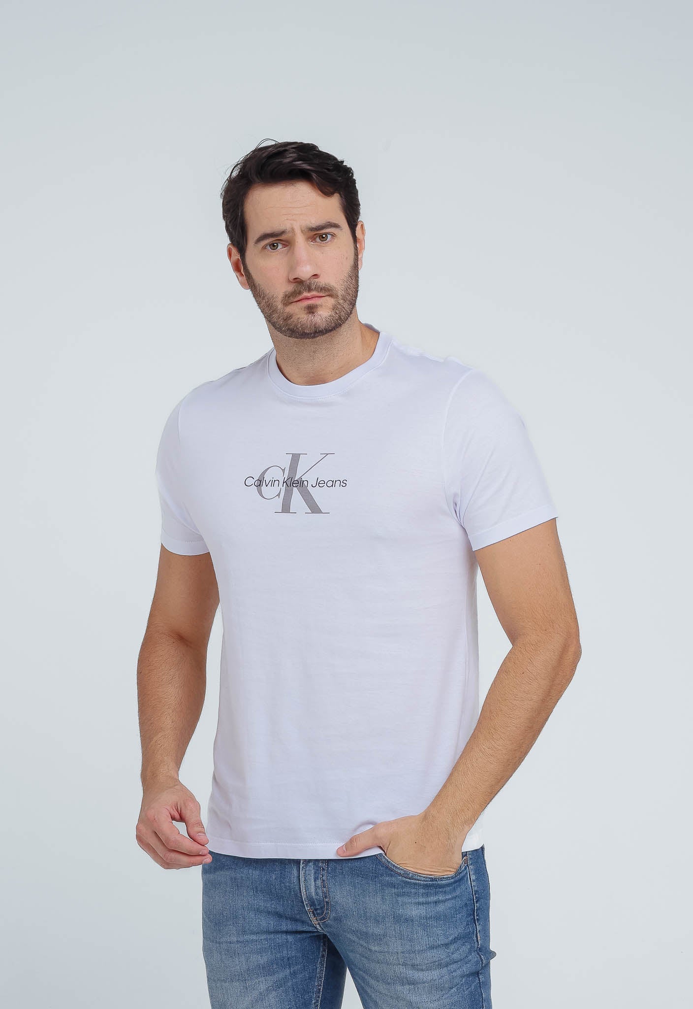 Camiseta Calvin Klein Jeans Logo Center - LIVE - Henri Store