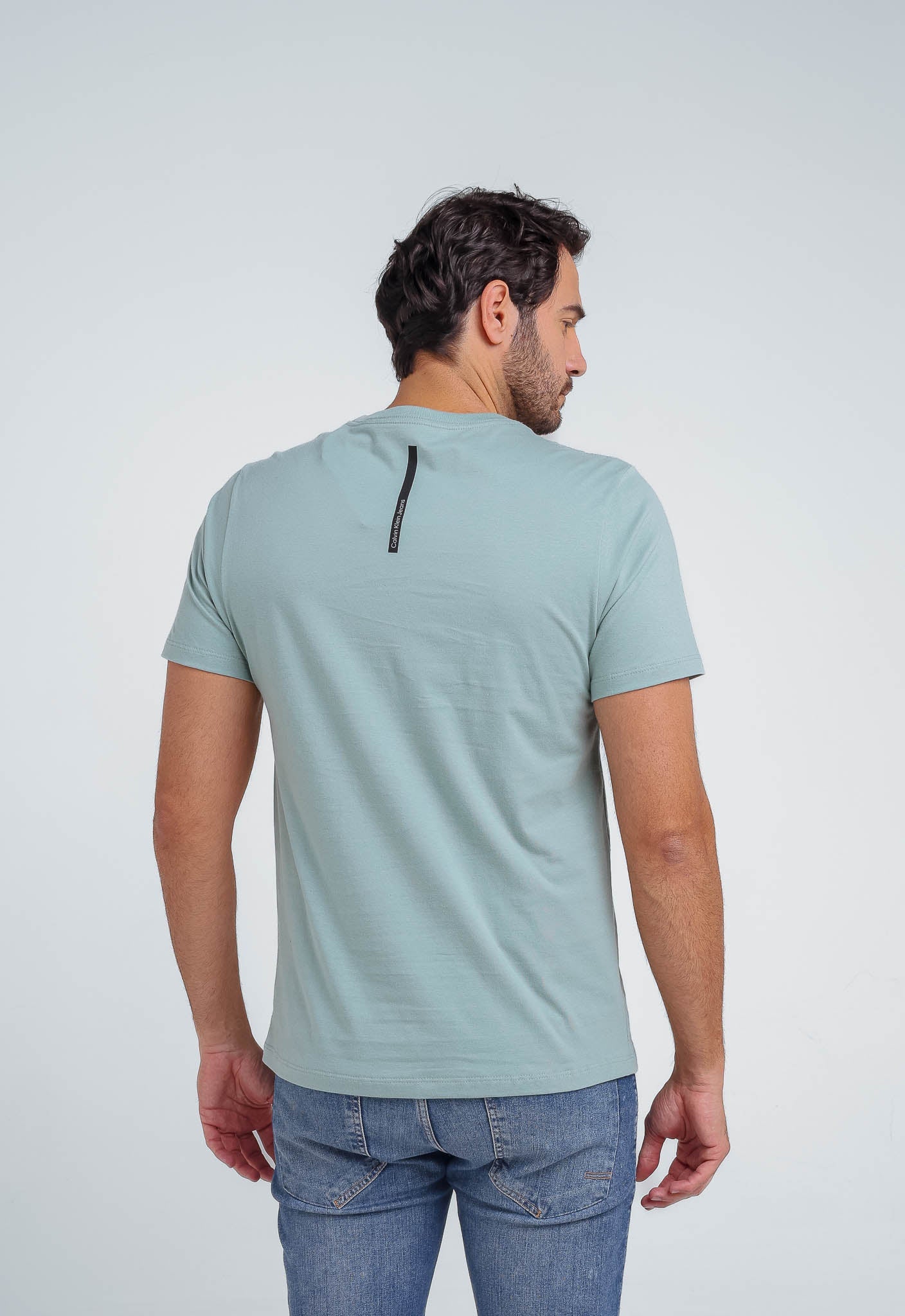 Camiseta Calvin Klein Jeans Logo Center - LIVE - Henri Store