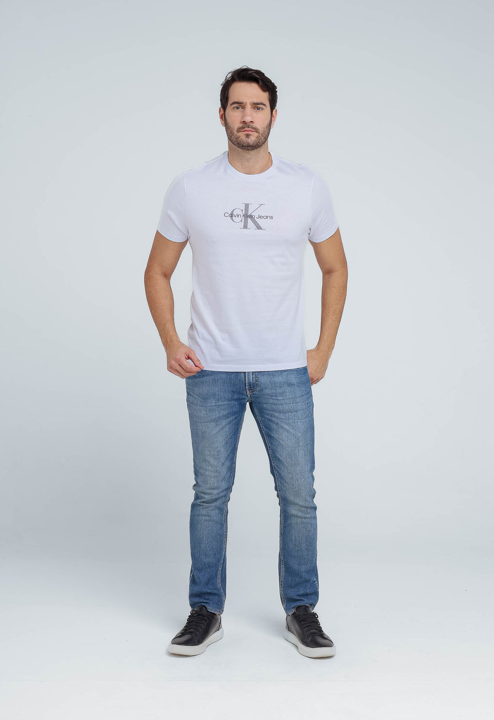 Camiseta Calvin Klein Jeans Logo Center - LIVE - Henri Store