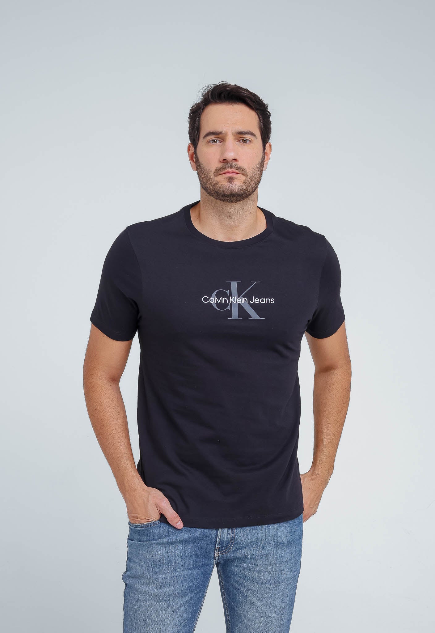 Camiseta Calvin Klein Jeans Logo Center - LIVE - Henri Store