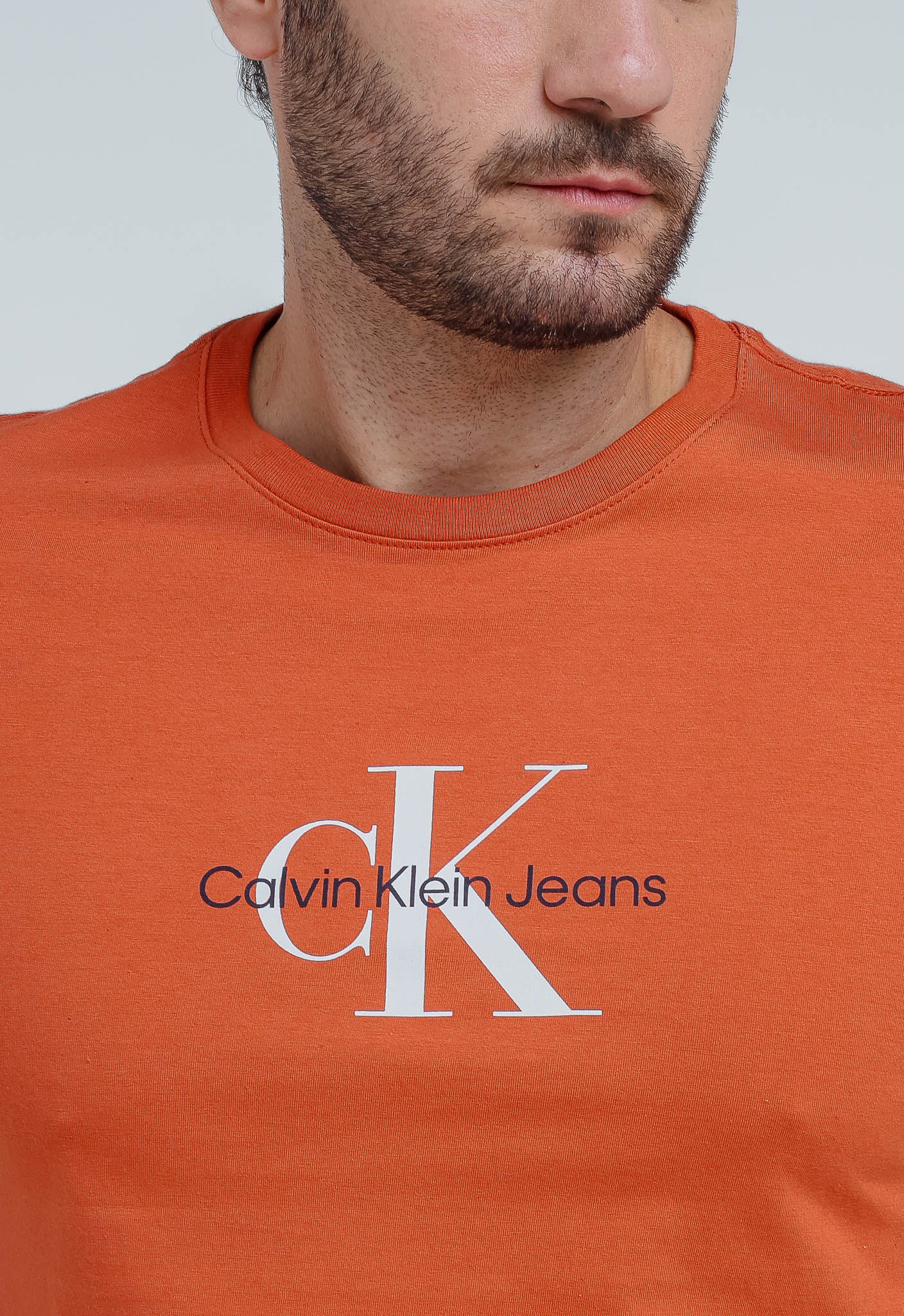 Camiseta Calvin Klein Jeans Logo Center - LIVE - Henri Store