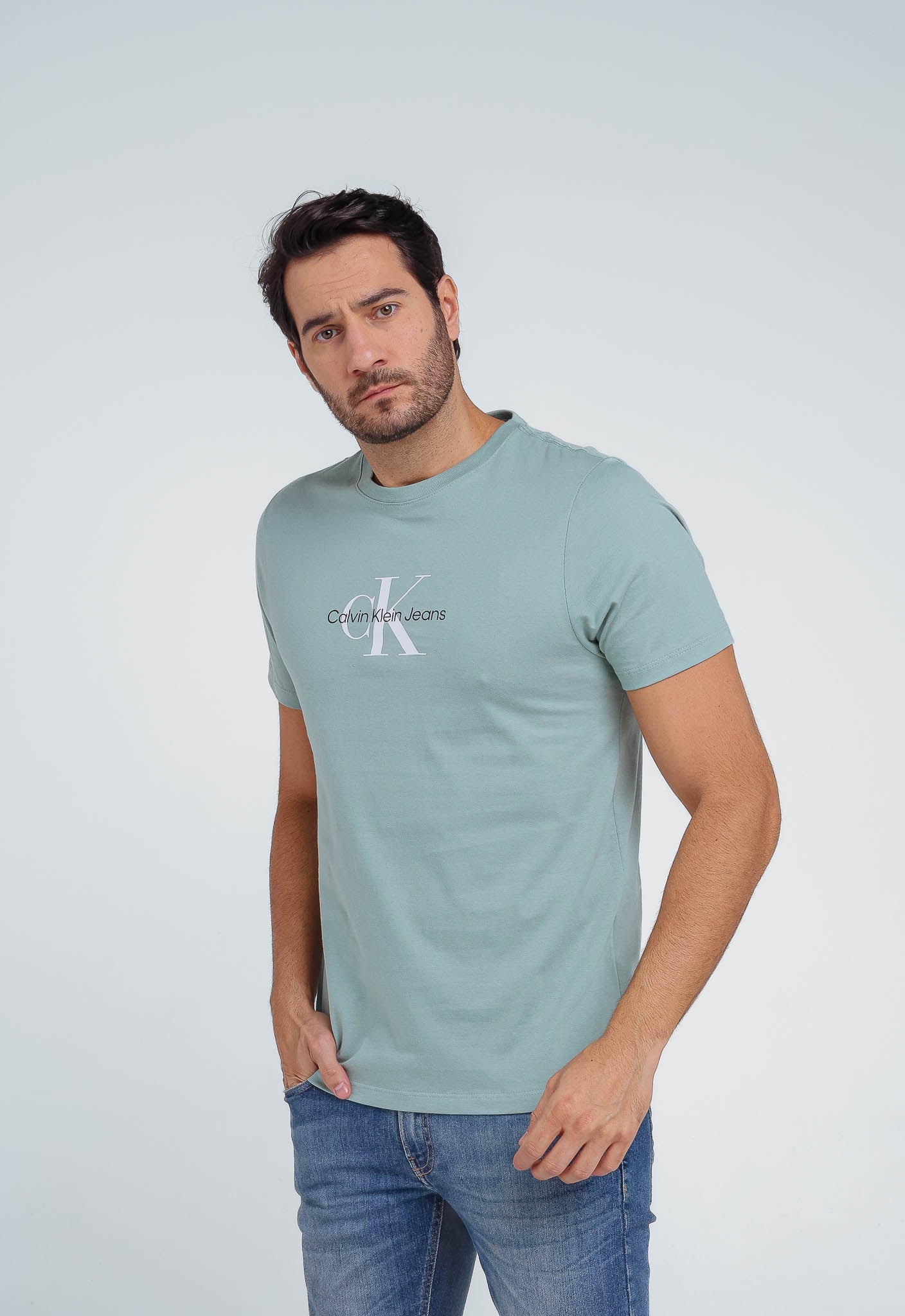 Camiseta Calvin Klein Jeans Logo Center - LIVE - Henri Store