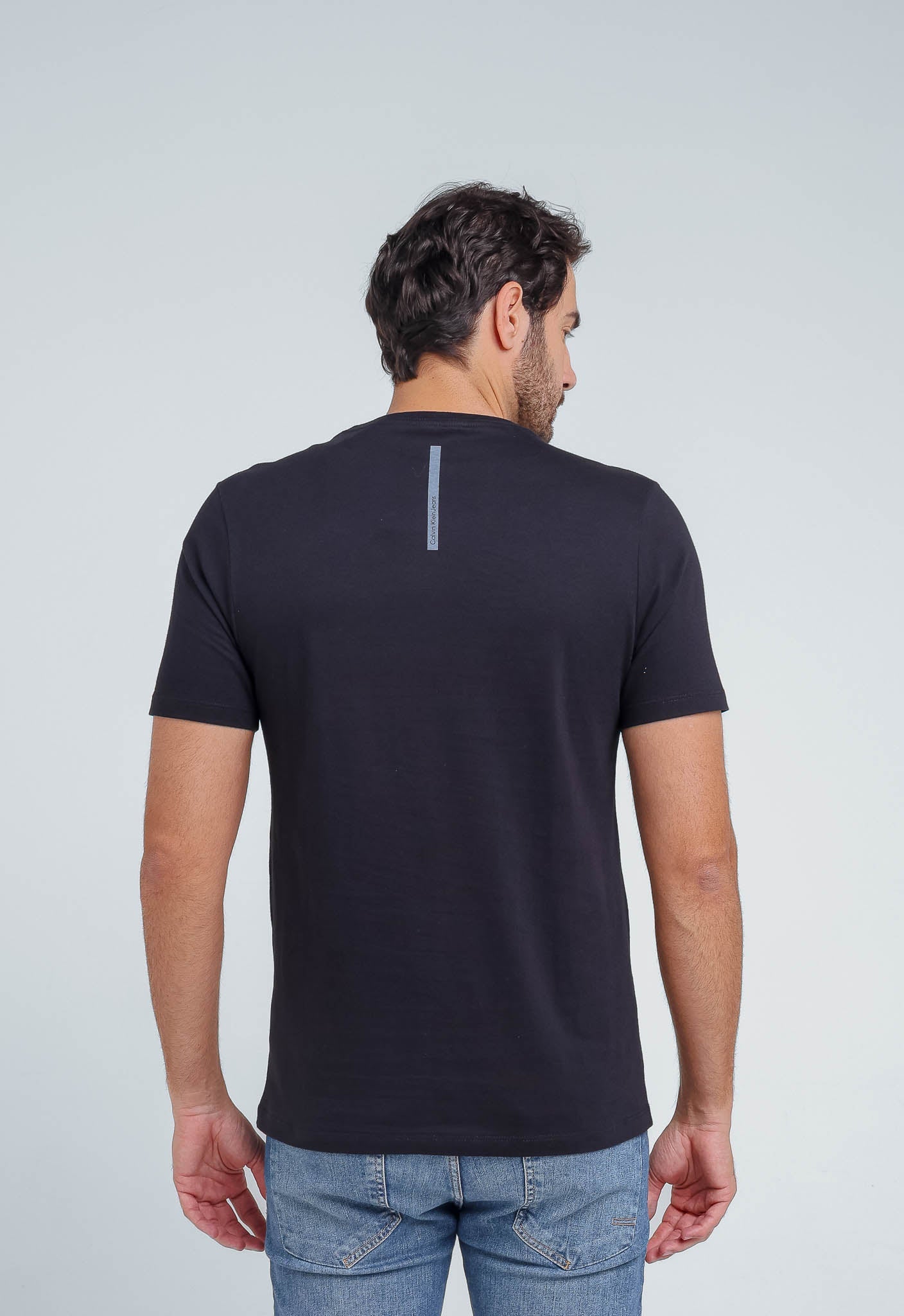 Camiseta Calvin Klein Jeans Logo Center - LIVE - Henri Store