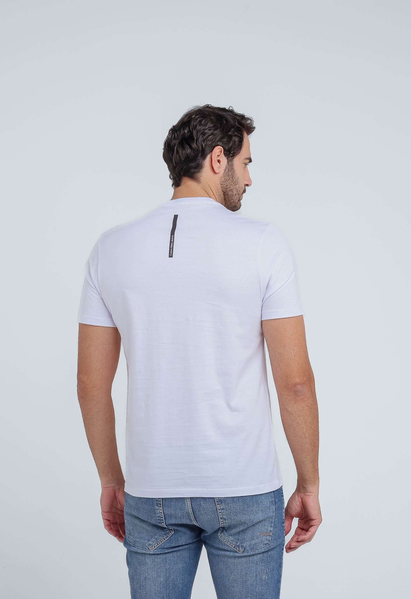 Camiseta Calvin Klein Jeans Logo Center - LIVE - Henri Store