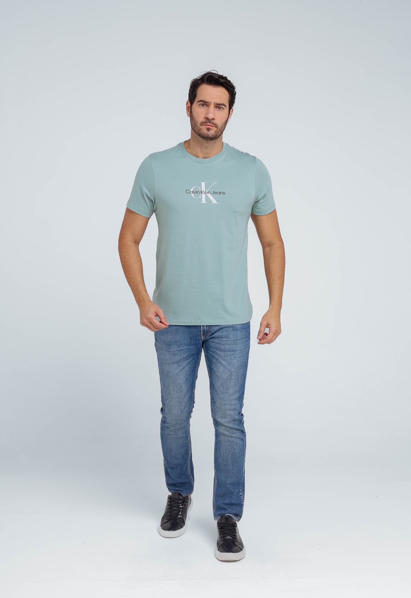 Camiseta Calvin Klein Jeans Logo Center - LIVE - Henri Store