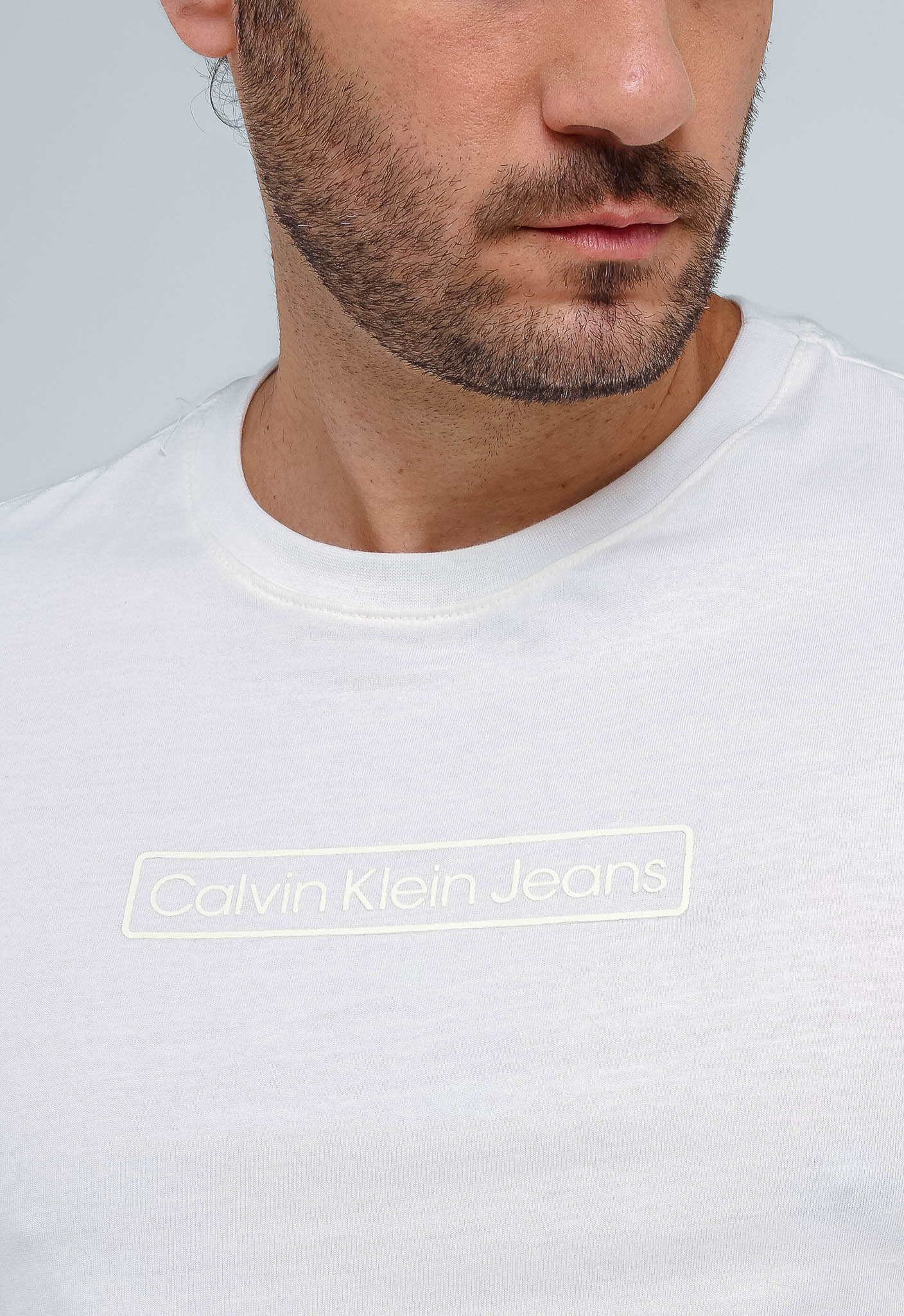 Camiseta Calvin Klein Jeans Logo Central Alto Relevo - Henri Store