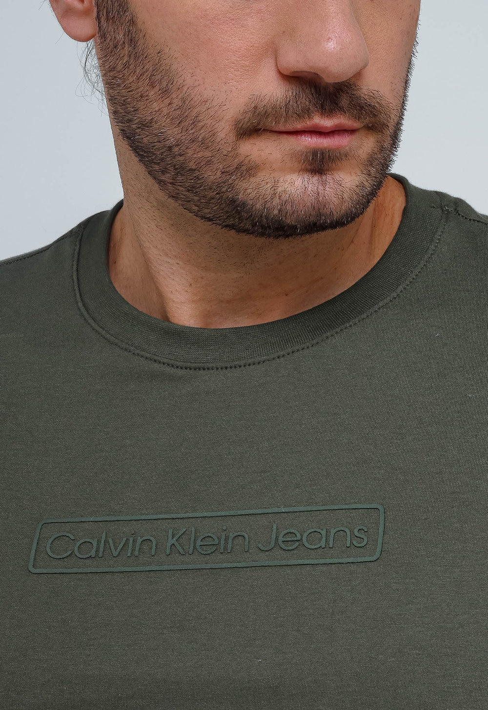Camiseta Calvin Klein Jeans Logo Central Alto Relevo - Henri Store