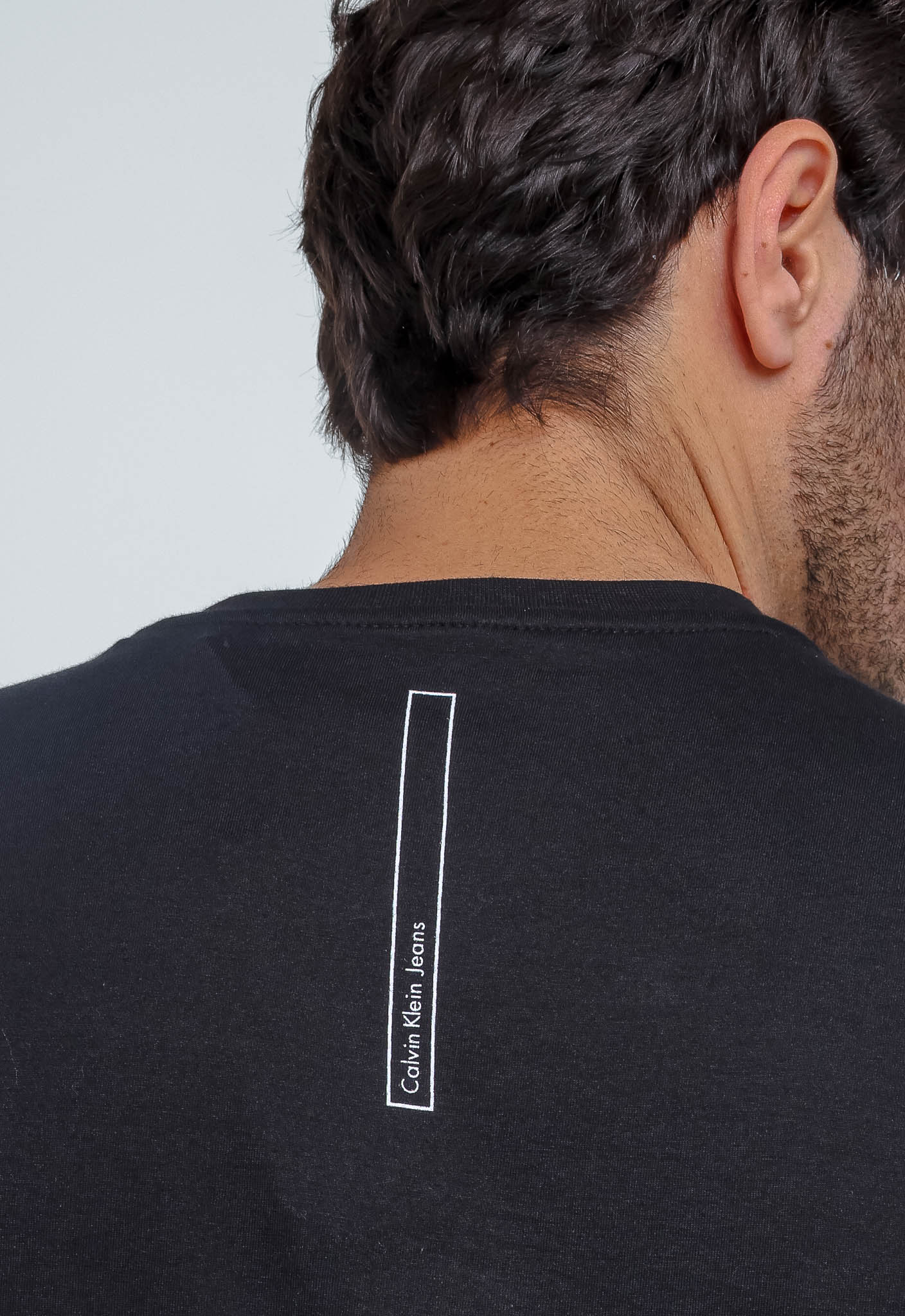 Camiseta Calvin Klein Jeans Logo Central Alto Relevo - Henri Store