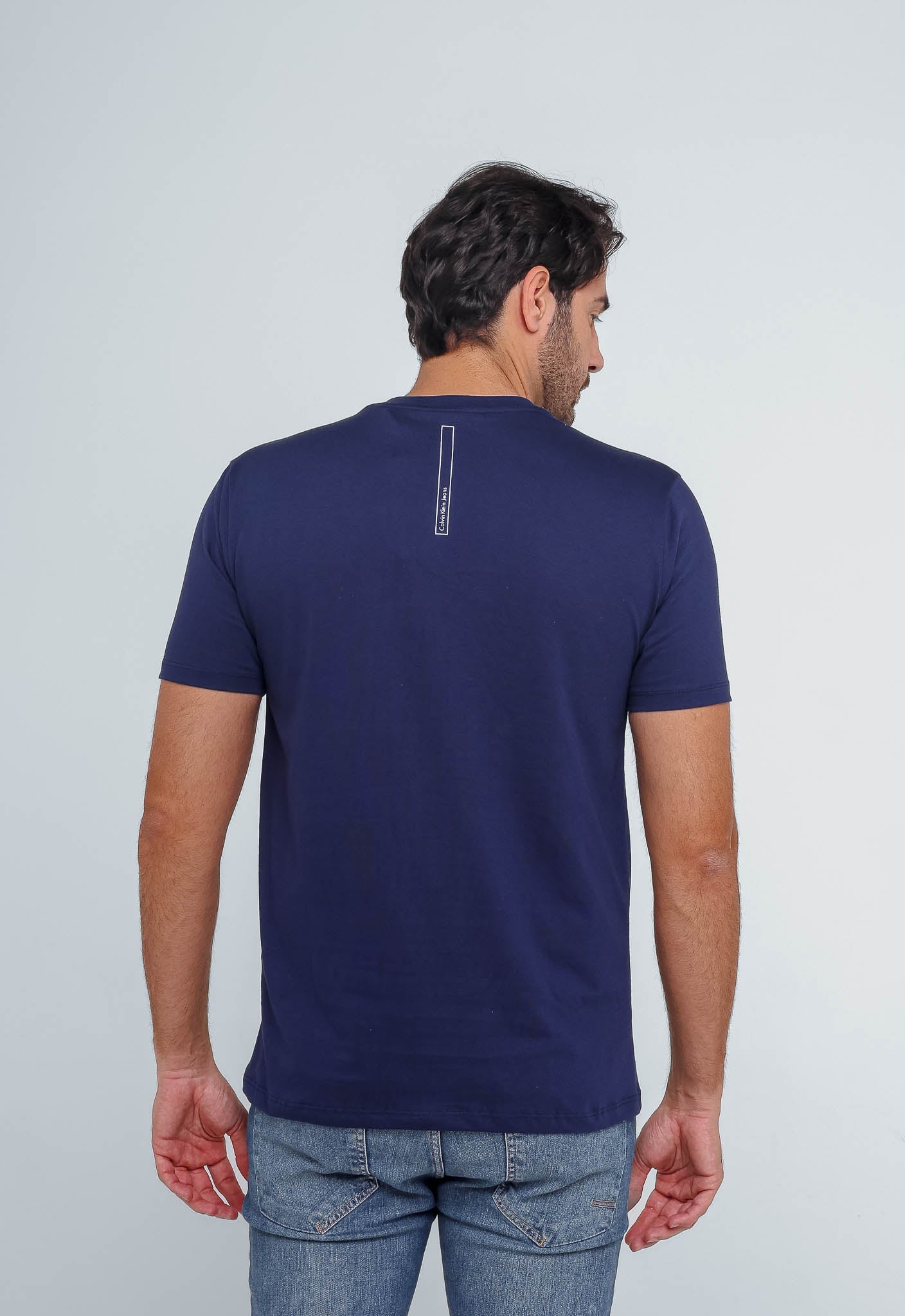 Camiseta Calvin Klein Jeans Logo Central Alto Relevo - Henri Store