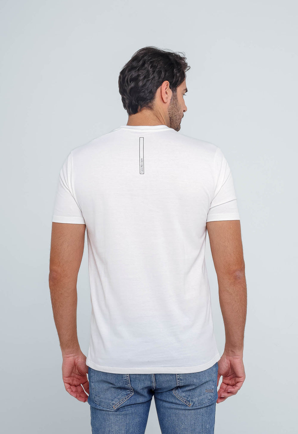 Camiseta Calvin Klein Jeans Logo Central Alto Relevo - Henri Store
