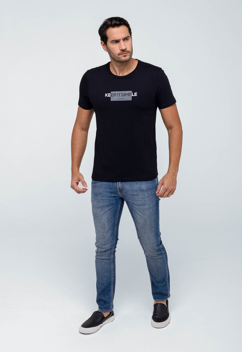Camiseta Calvin Klein Jeans Logo Central Embossed - Henri Store