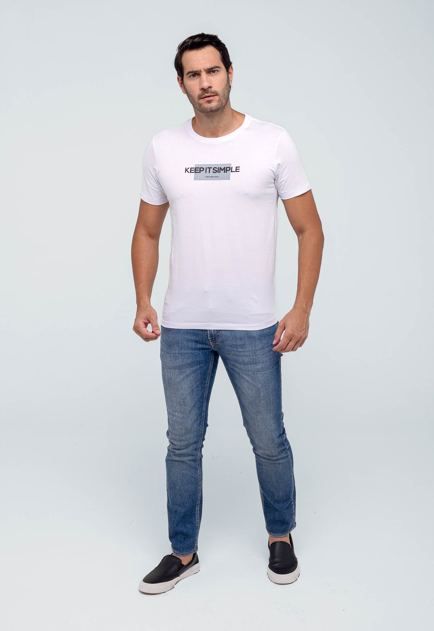 Camiseta Calvin Klein Jeans Logo Central Embossed - Henri Store
