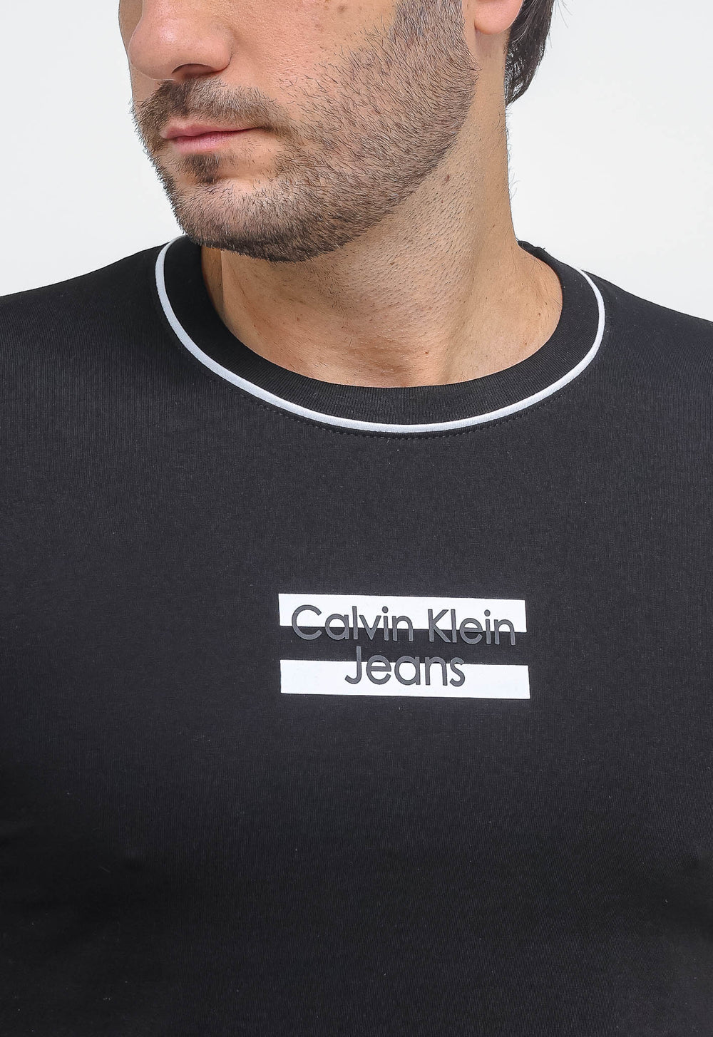 Camiseta Calvin Klein Jeans Logo Central Friso - Henri Store