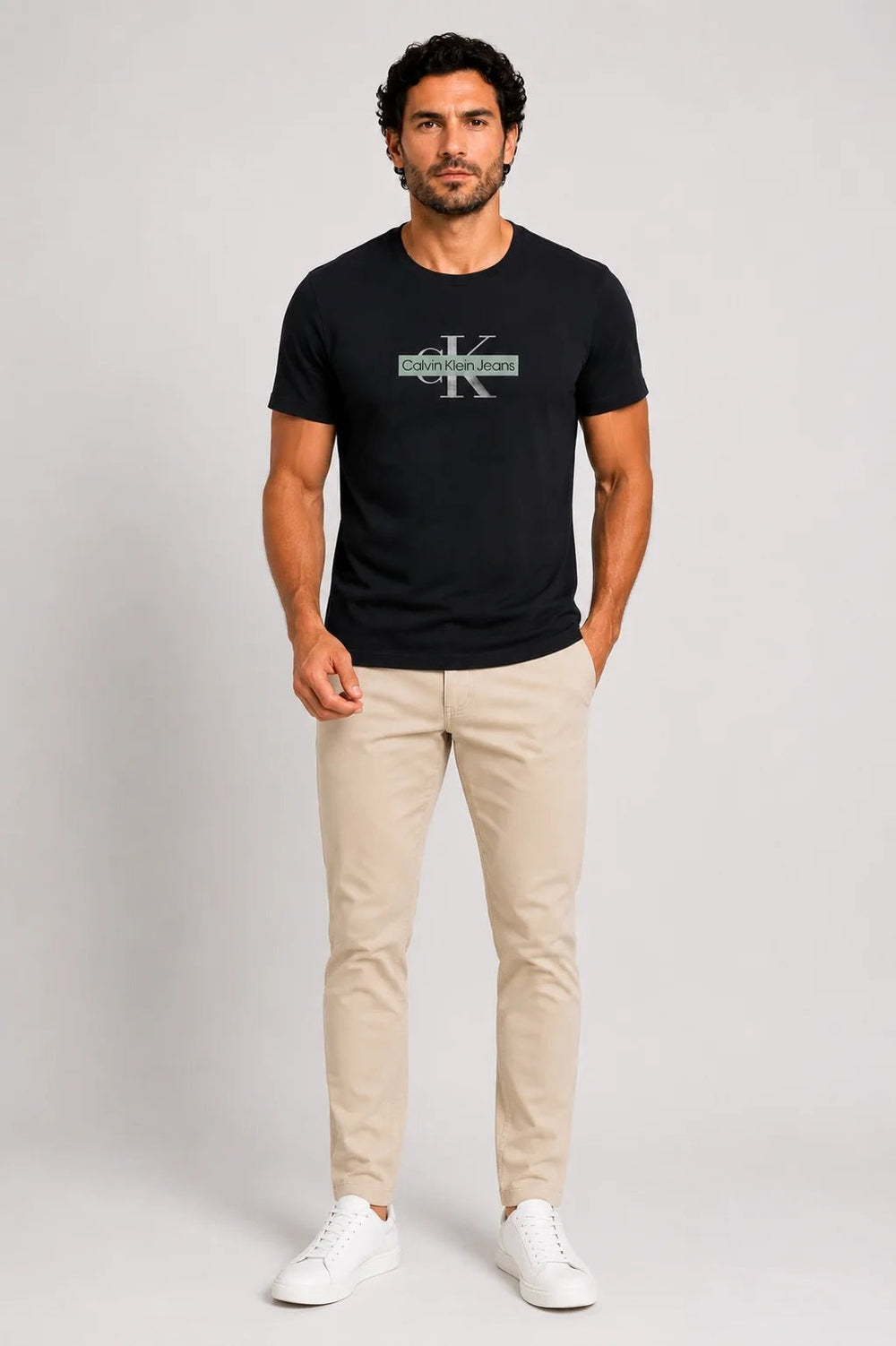 Camiseta Calvin Klein Jeans Logo Central - Live - Henri Store