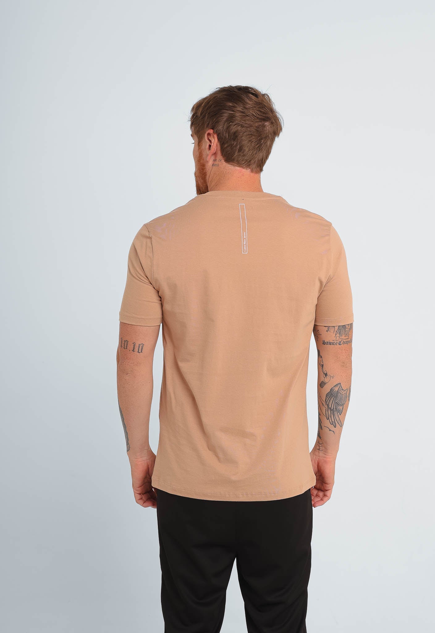 Camiseta Calvin Klein Jeans Logo Central - Sale - Henri Store