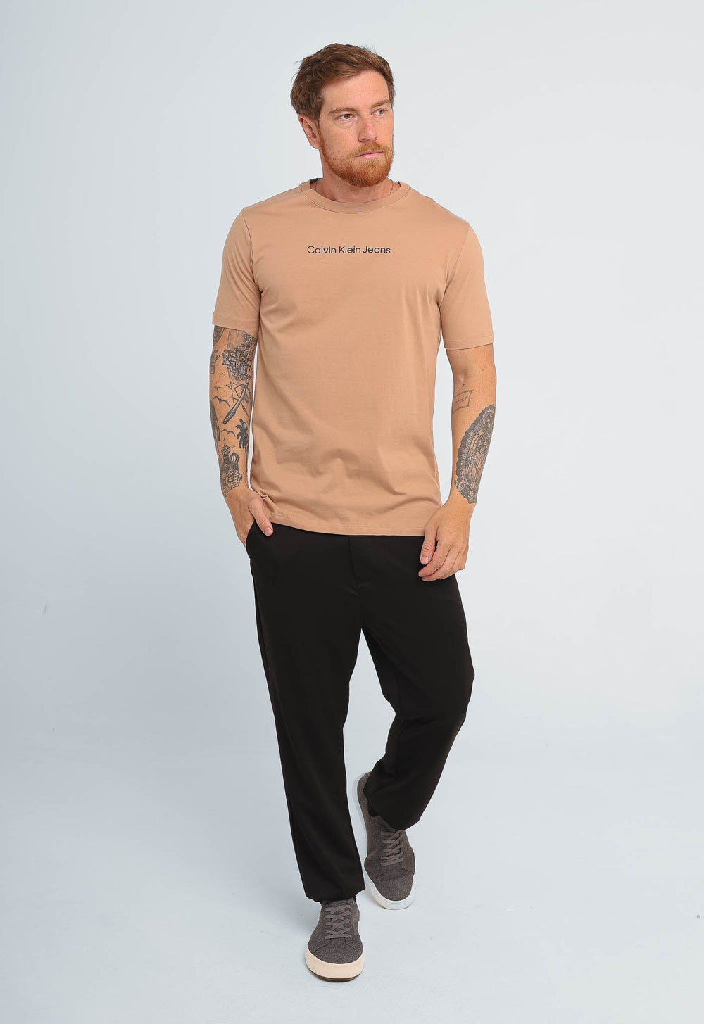 Camiseta Calvin Klein Jeans Logo Central - Sale - Henri Store
