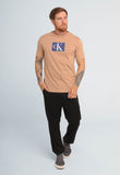 Camiseta Calvin Klein Jeans Logo Central - Sale - Henri Store