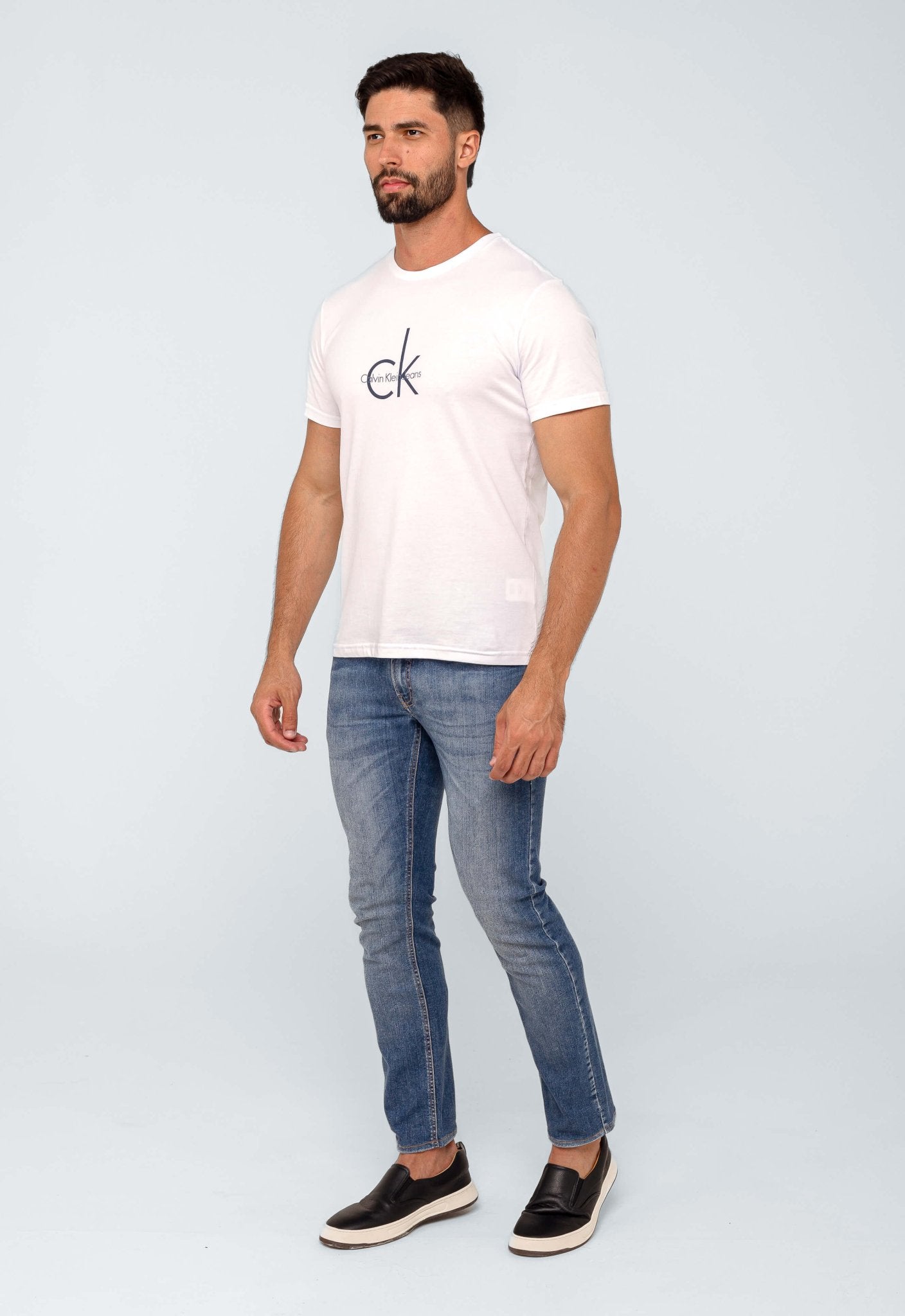 Camiseta Calvin Klein Jeans Logo Central - Sale - Henri Store